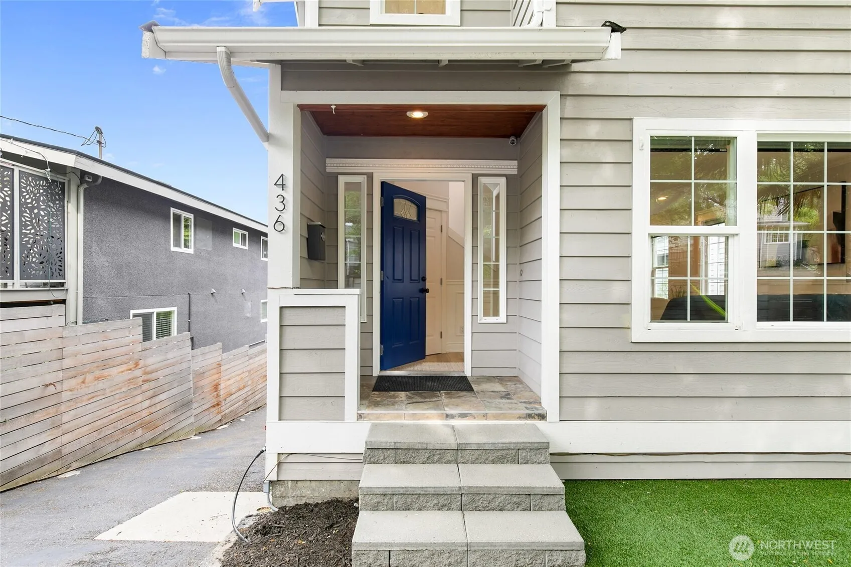Property photo for 436 27th Avenue E, Seattle photo 2