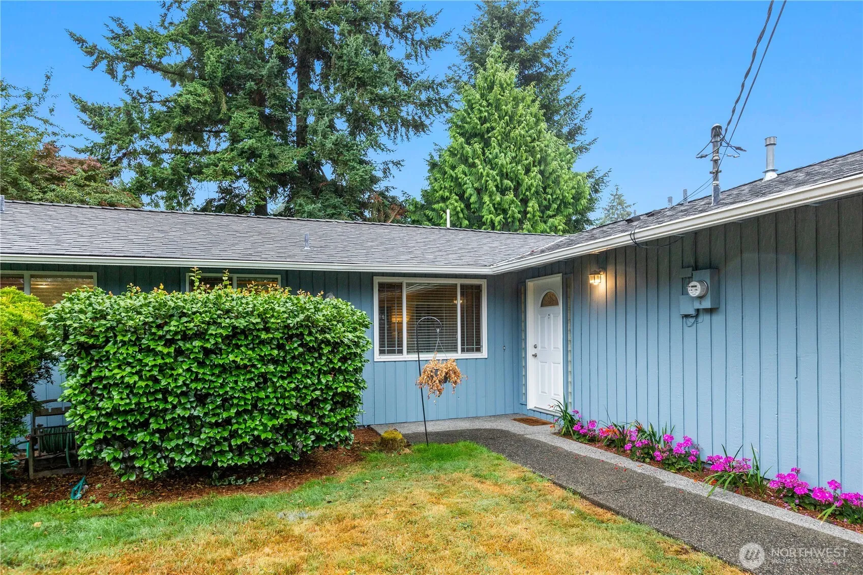 Property photo for 8711 Ne 138th Street, Kirkland photo 3