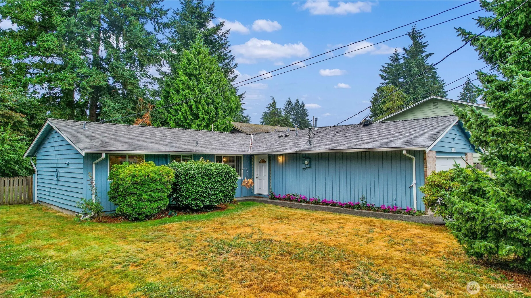 Property photo for 8711 Ne 138th Street, Kirkland photo 2