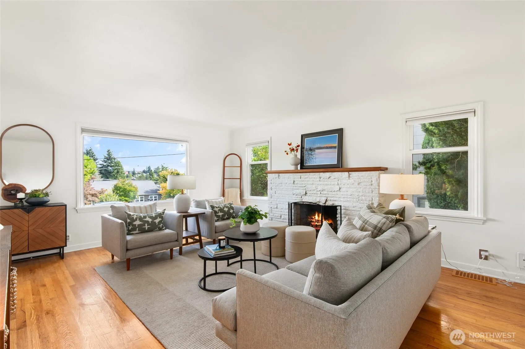Property photo for 2545 36th Avenue W, Seattle photo 4