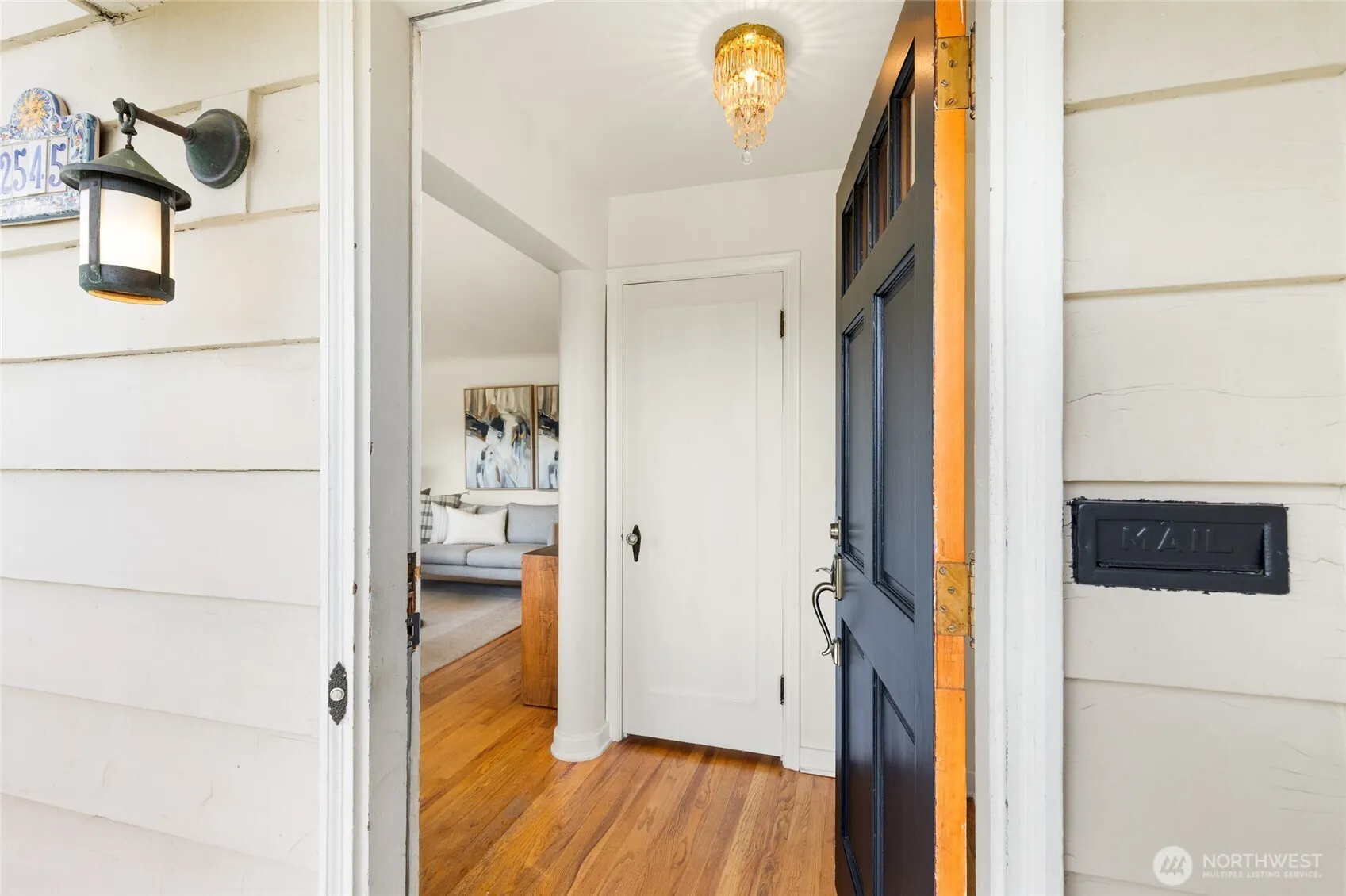 Property photo for 2545 36th Avenue W, Seattle photo 3