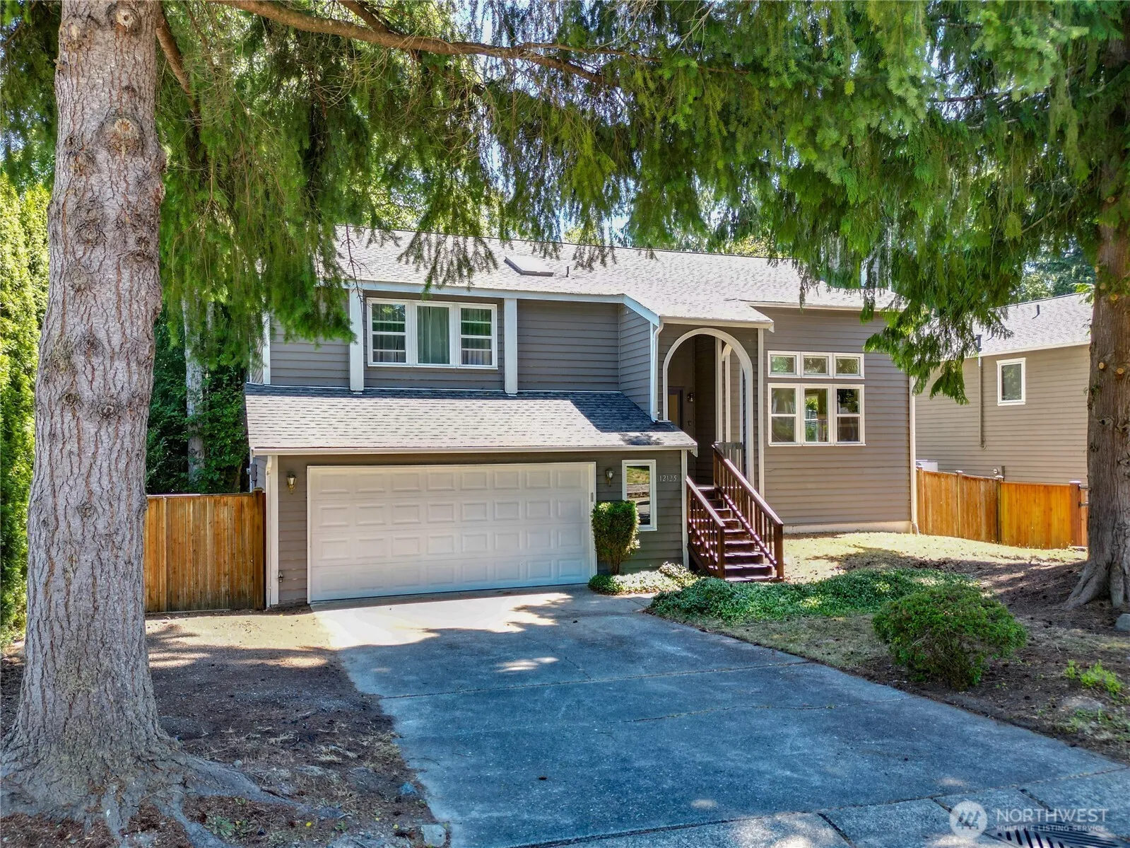 Property photo for 12125 53rd Avenue Se, Everett photo 2
