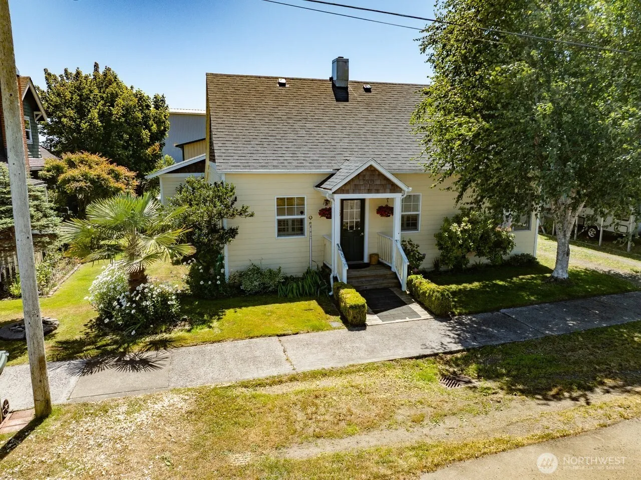 Property photo for 201 Main Street, Ilwaco