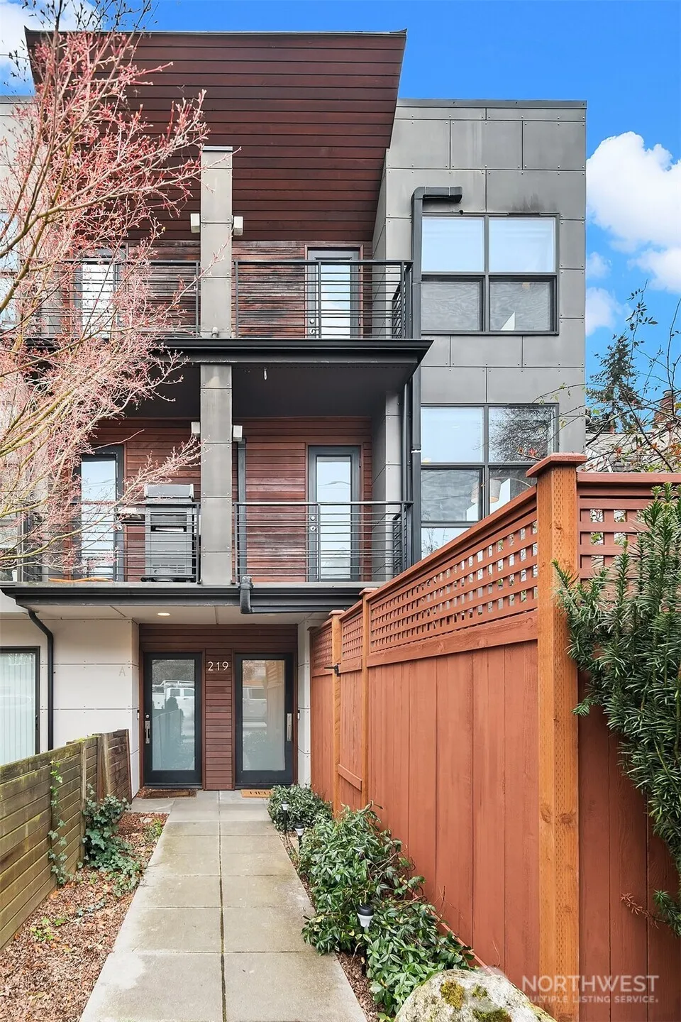 Property photo for 219 12th Ave E #b, Seattle