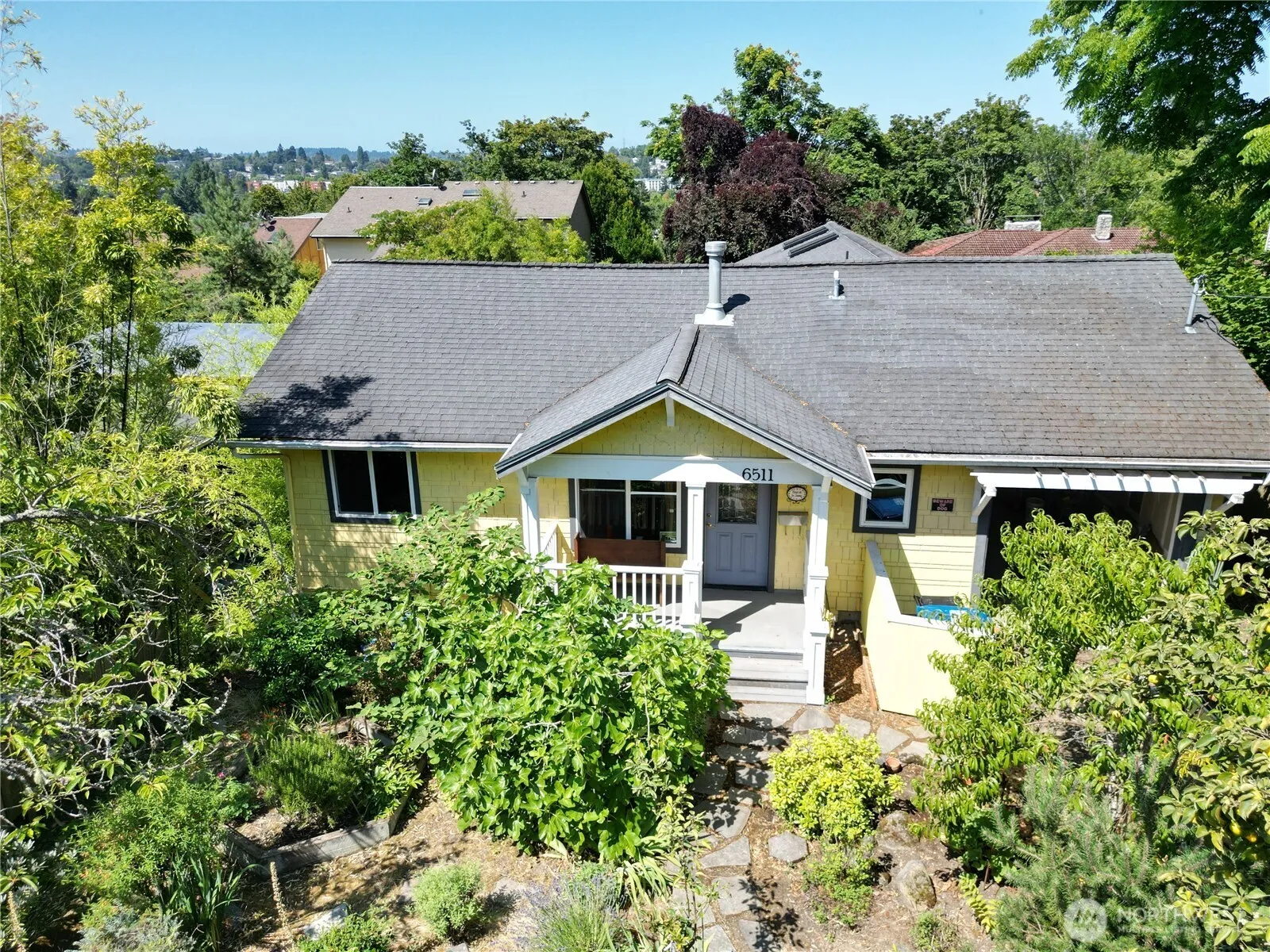Property photo for 6511 51st Avenue S, Seattle photo 2