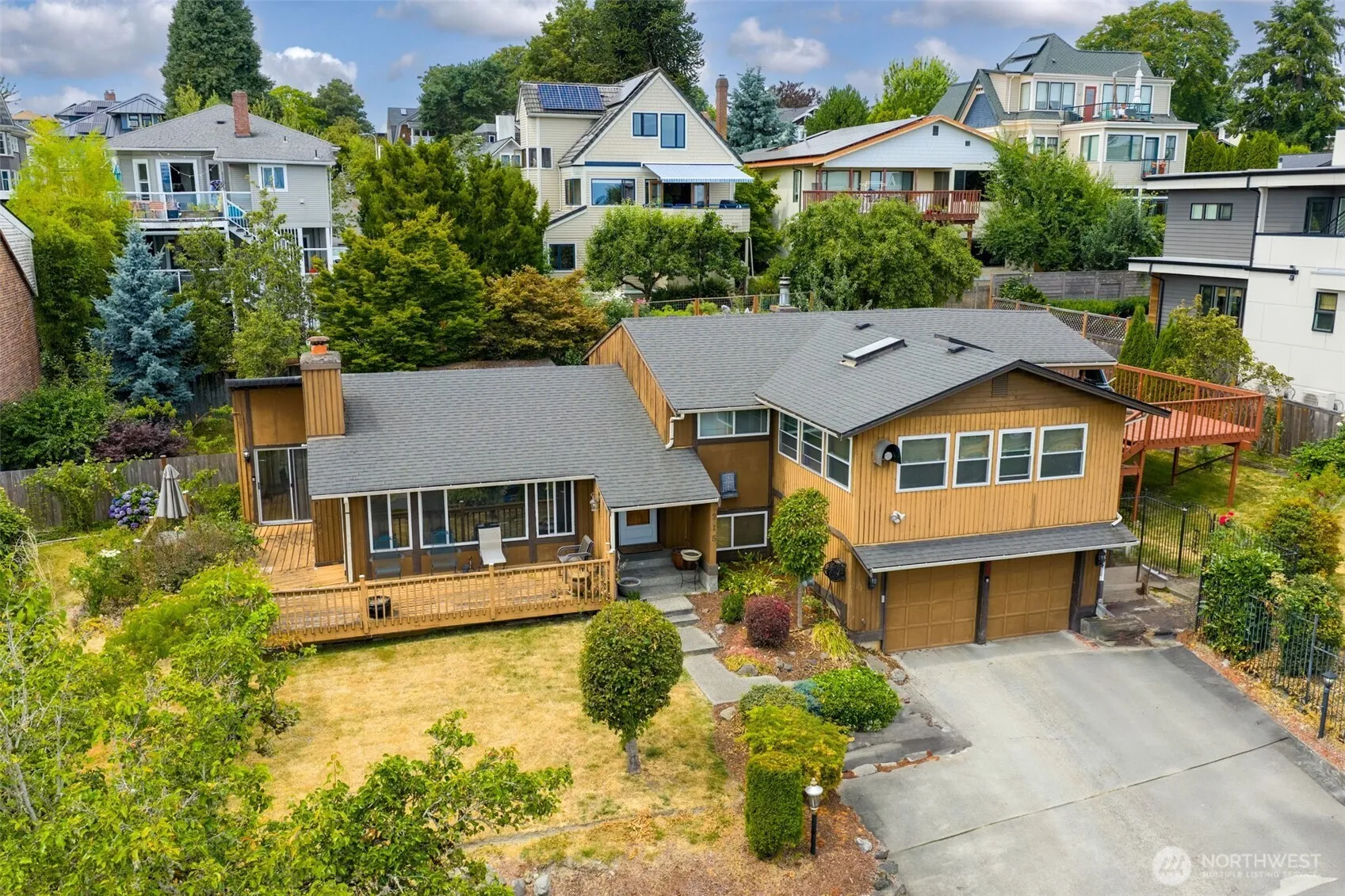 Property photo for 215 31st Avenue, Seattle photo 2