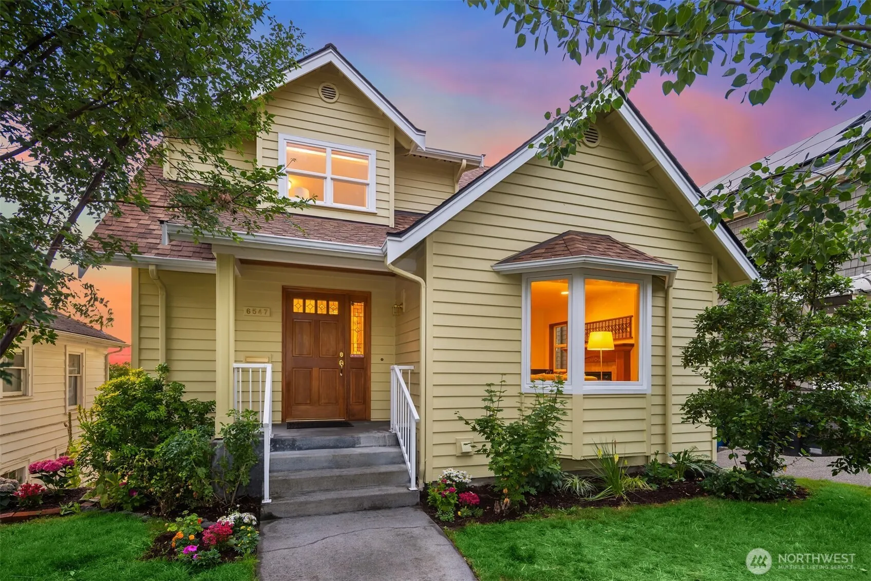 Property photo for 6547 30th Avenue Ne, Seattle photo 2