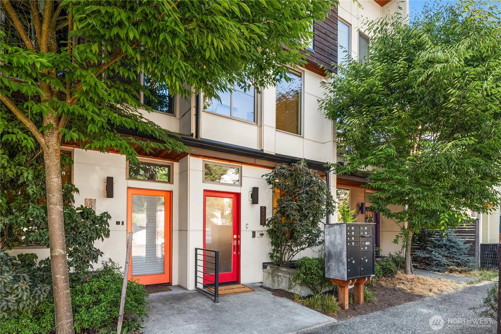 Property photo for 5015 B Fauntleroy Way Sw, Seattle