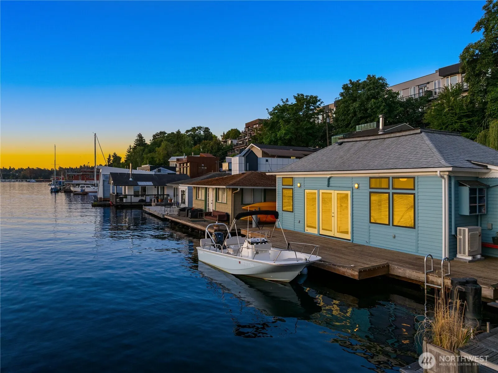 Property photo for 3258 Portage Bay Place E, Seattle photo 2