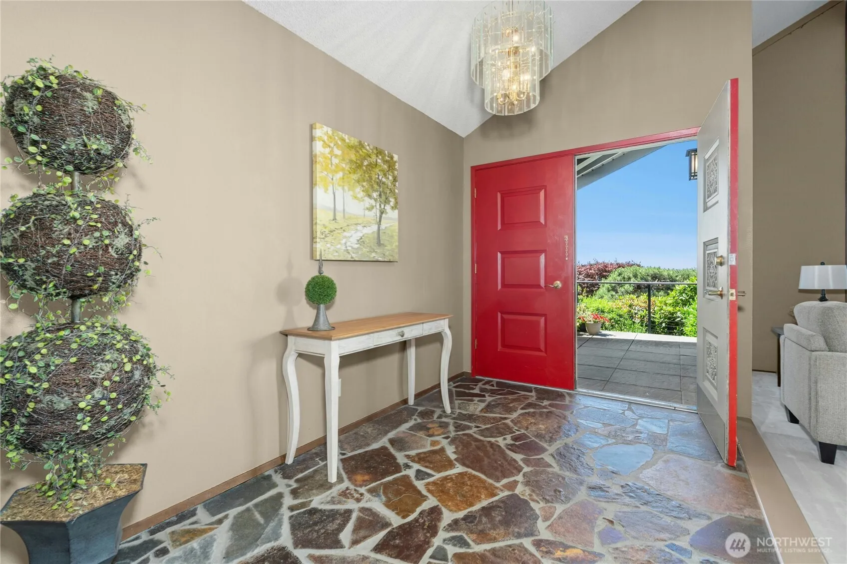 Property photo for 14000 Somerset Boulevard Se, Bellevue photo 4