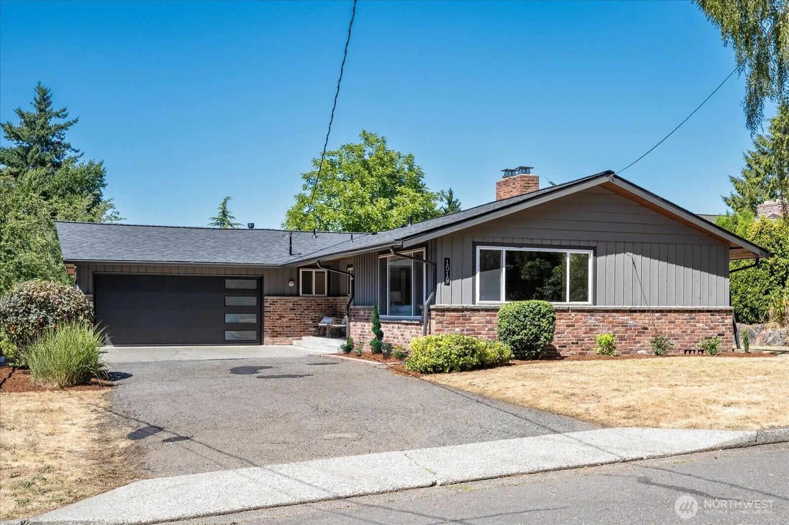Property photo for 1019 E Hemlock Street, Kent