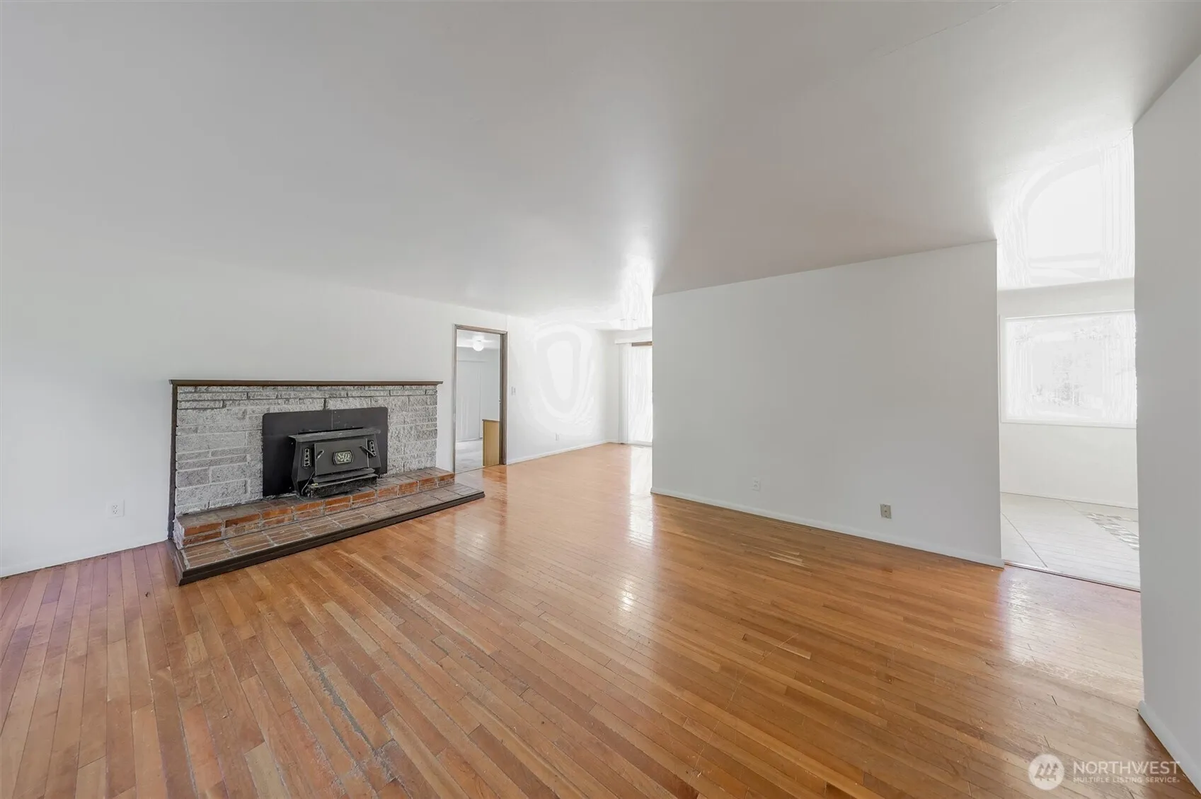 Property photo for 6633 193rd Street Sw, Lynnwood photo 4