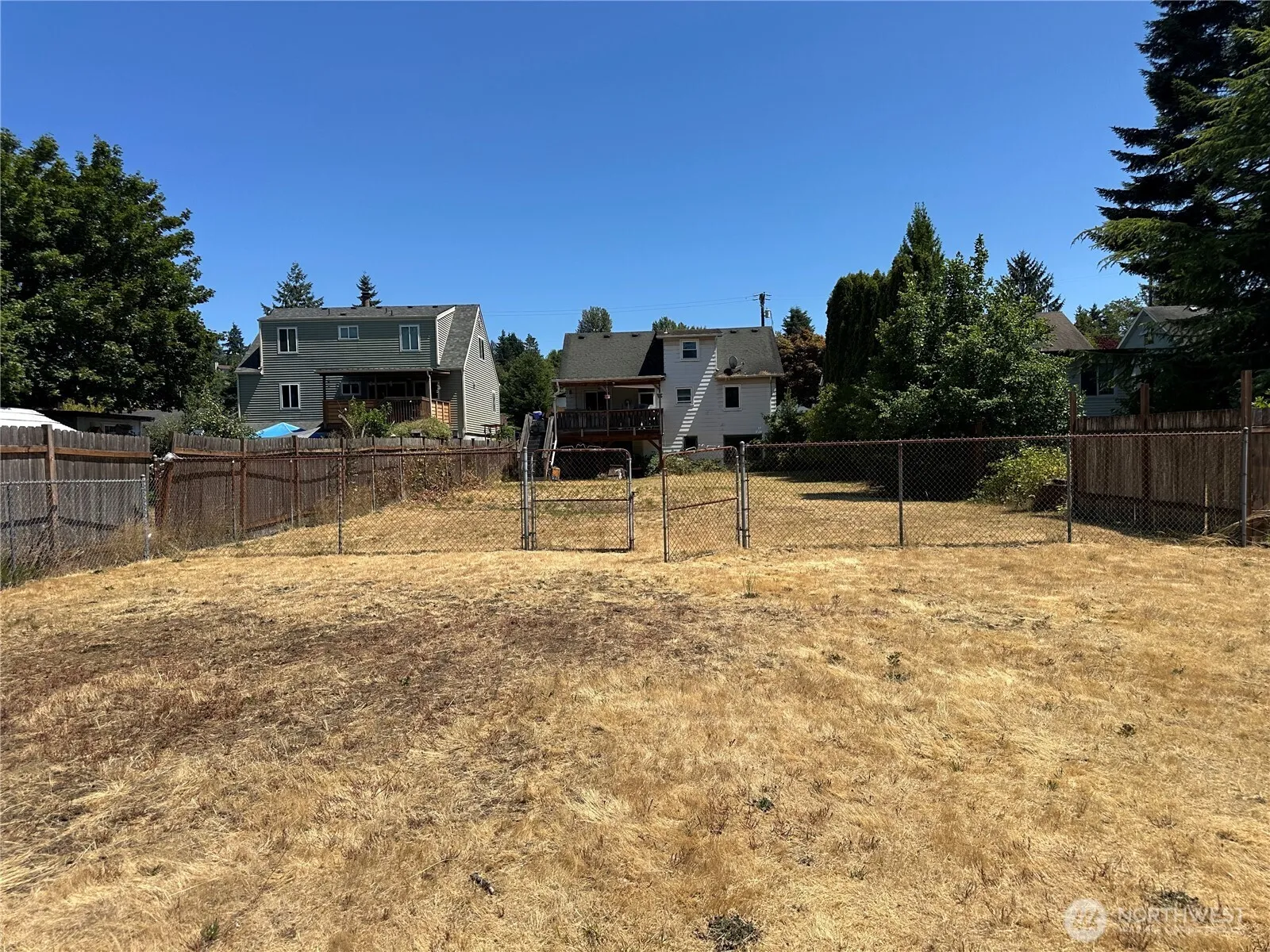Property photo for 2962 39th Avenue Ne, Tacoma photo 4
