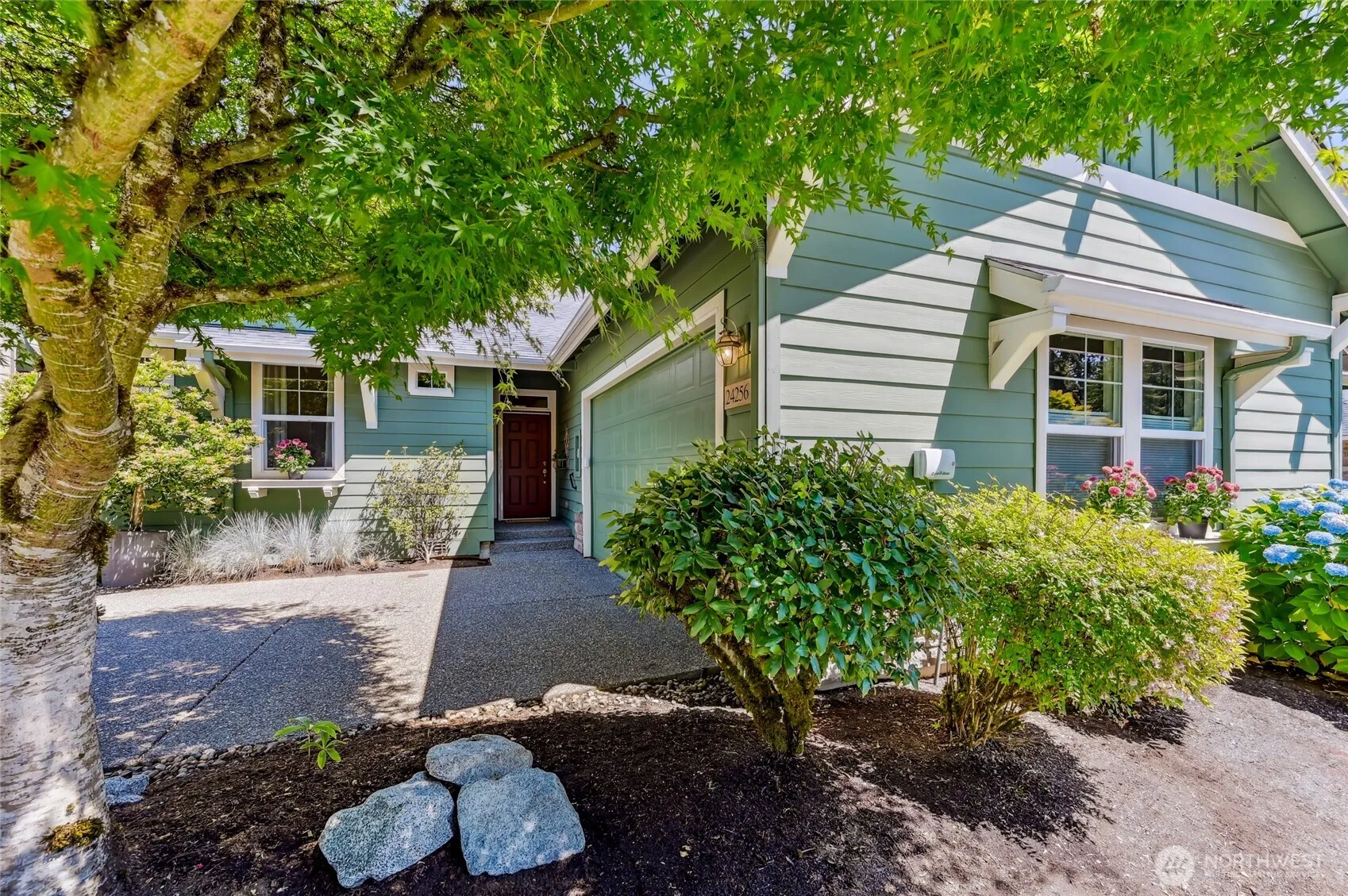 Property photo for 24256 Ne Vine Maple Way, Redmond