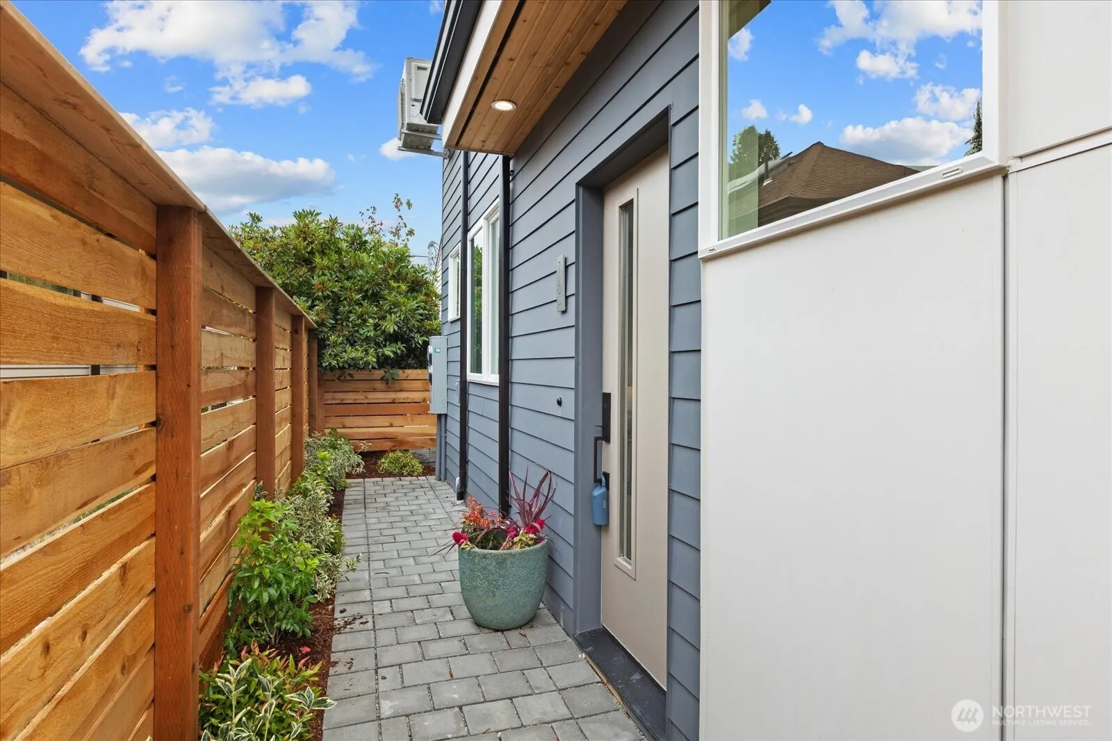 Property photo for 745 N 71st Street, Seattle photo 3