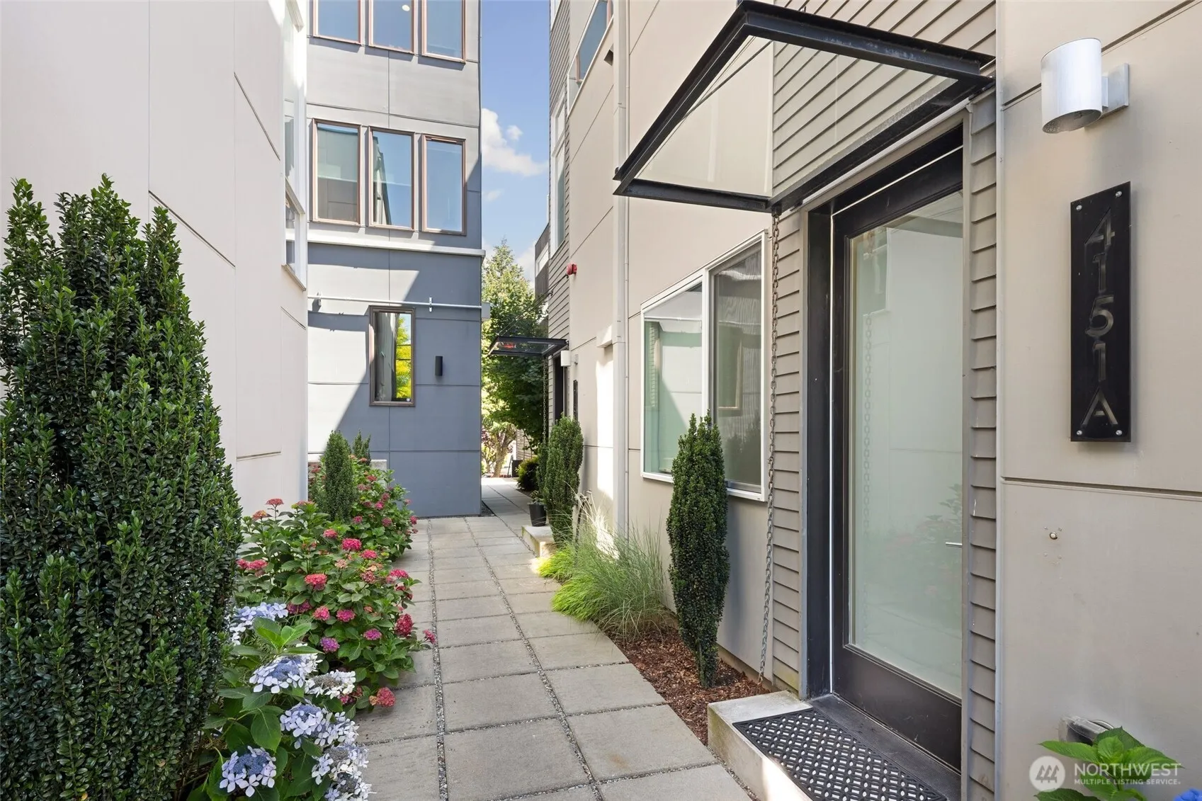 Property photo for 4151 California Avenue Sw #a, Seattle photo 2