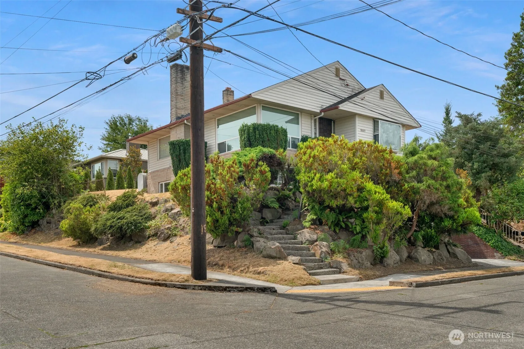 Property photo for 2117 S Bayview Street, Seattle photo 2