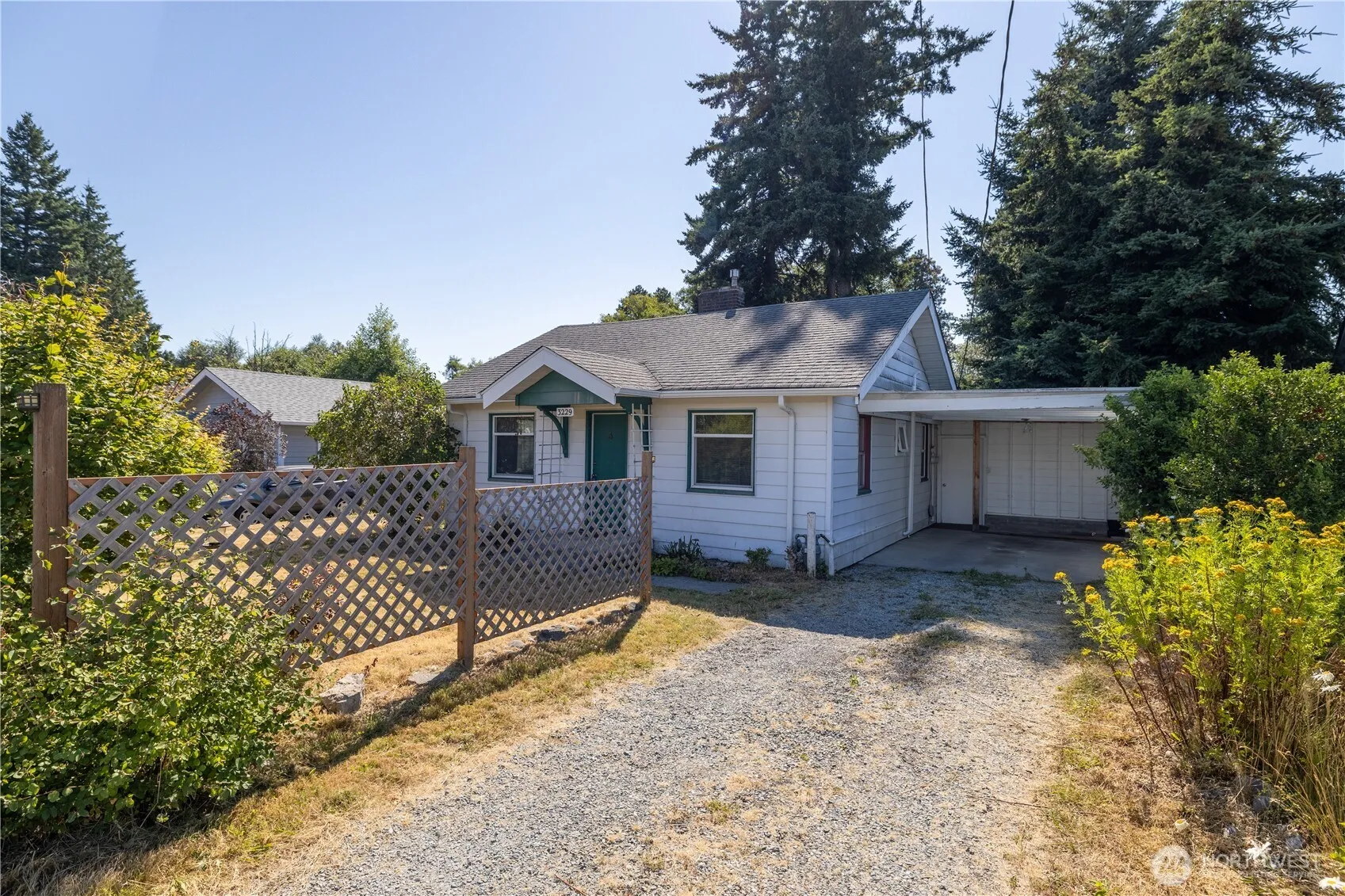 Property photo for 3229 Pinewood Avenue, Bellingham photo 2