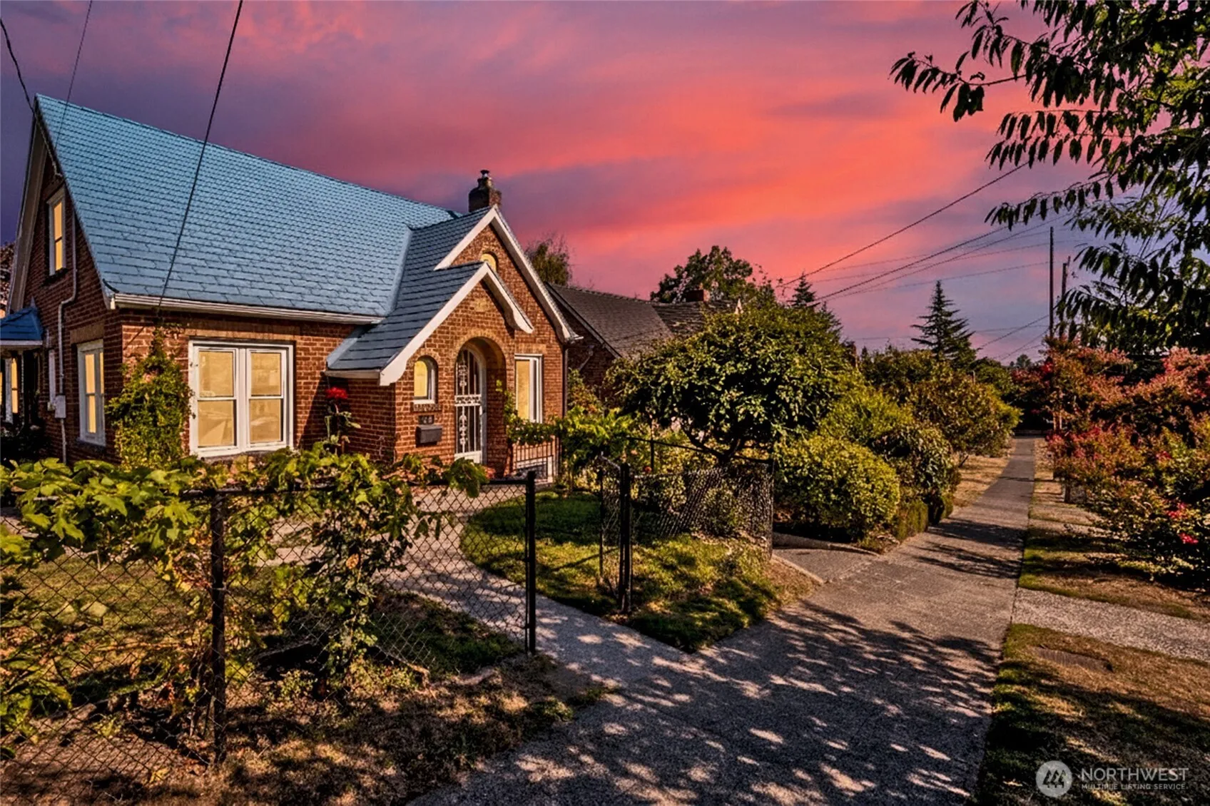 Property photo for 334 Ne 57th Street, Seattle