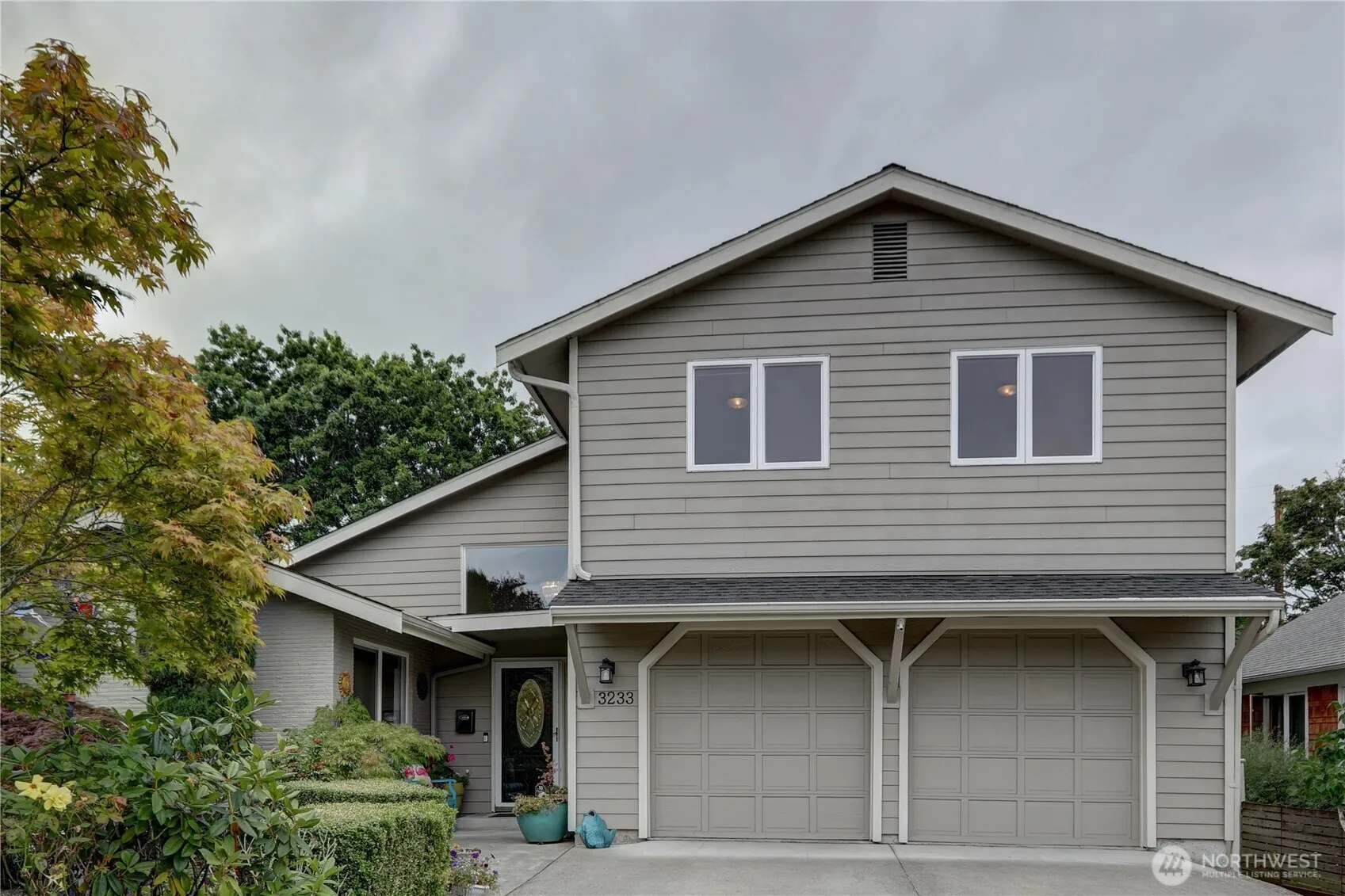 Property photo for 3233 45th Avenue Sw, Seattle photo 3