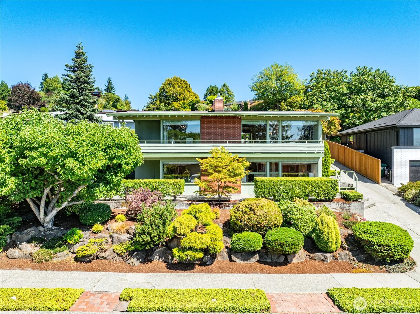 Property photo for 8712 Fauntlee Crest Sw, Seattle