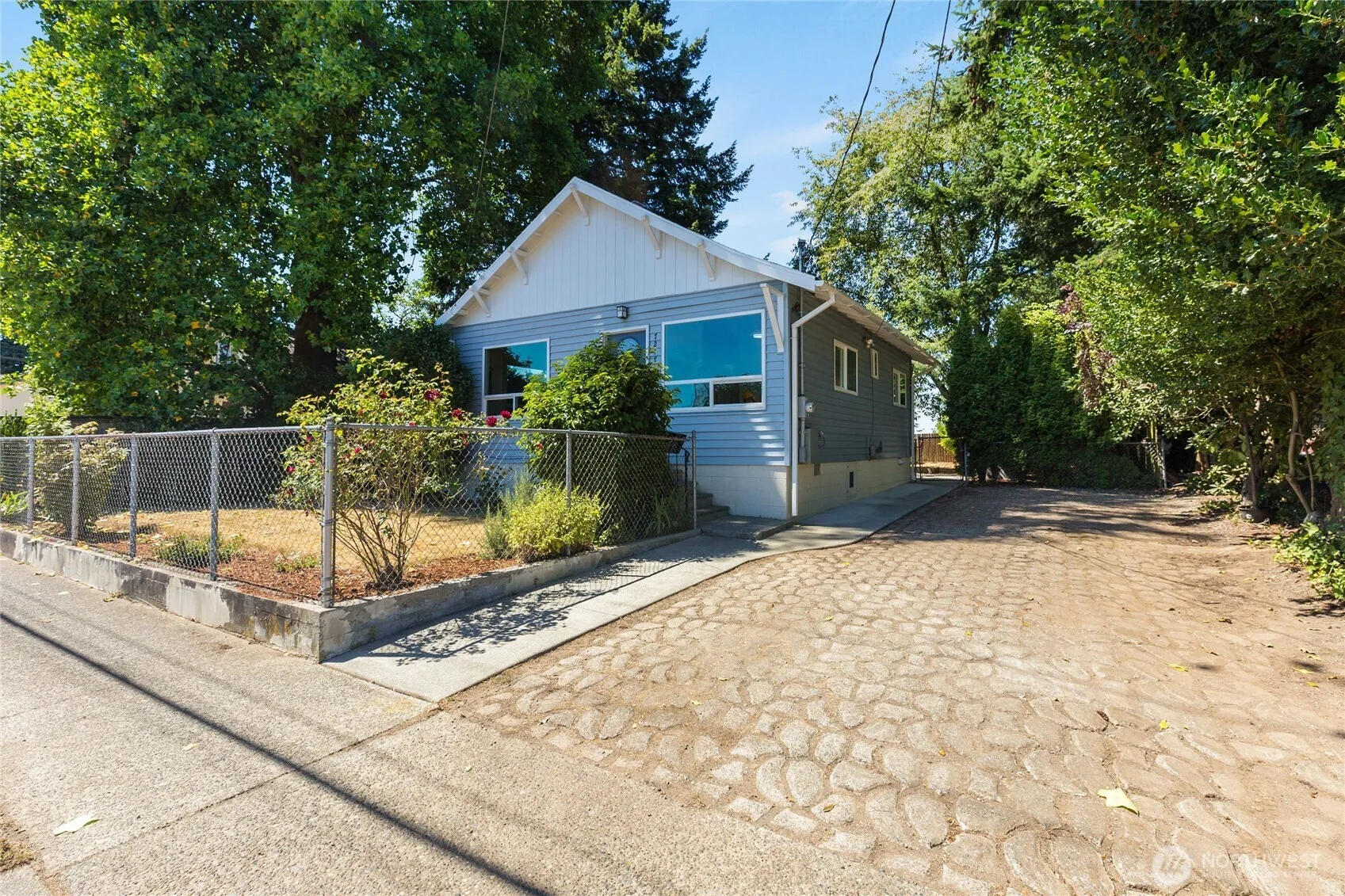 Property photo for 7217 12th Avenue Sw, Seattle photo 3