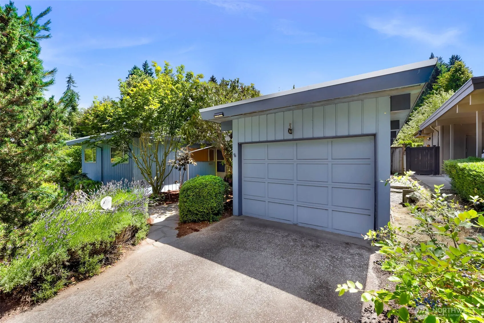 Property photo for 3903 E Emerson Street, Seattle photo 5