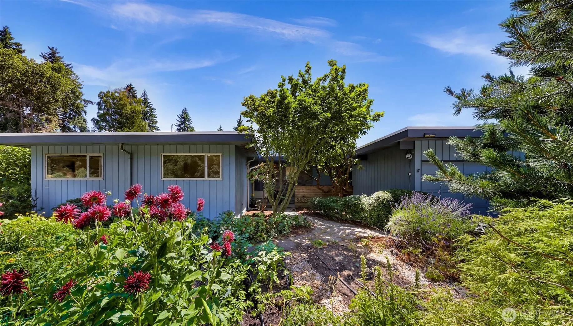 Property photo for 3903 E Emerson Street, Seattle photo 3