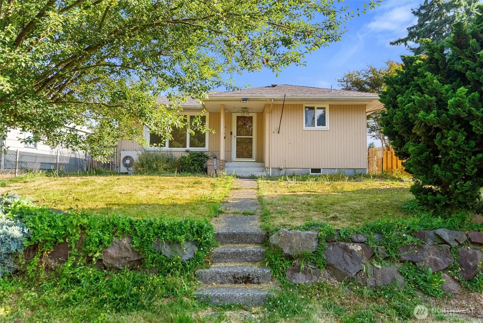 Property photo for 2121 Jackson Avenue, Everett
