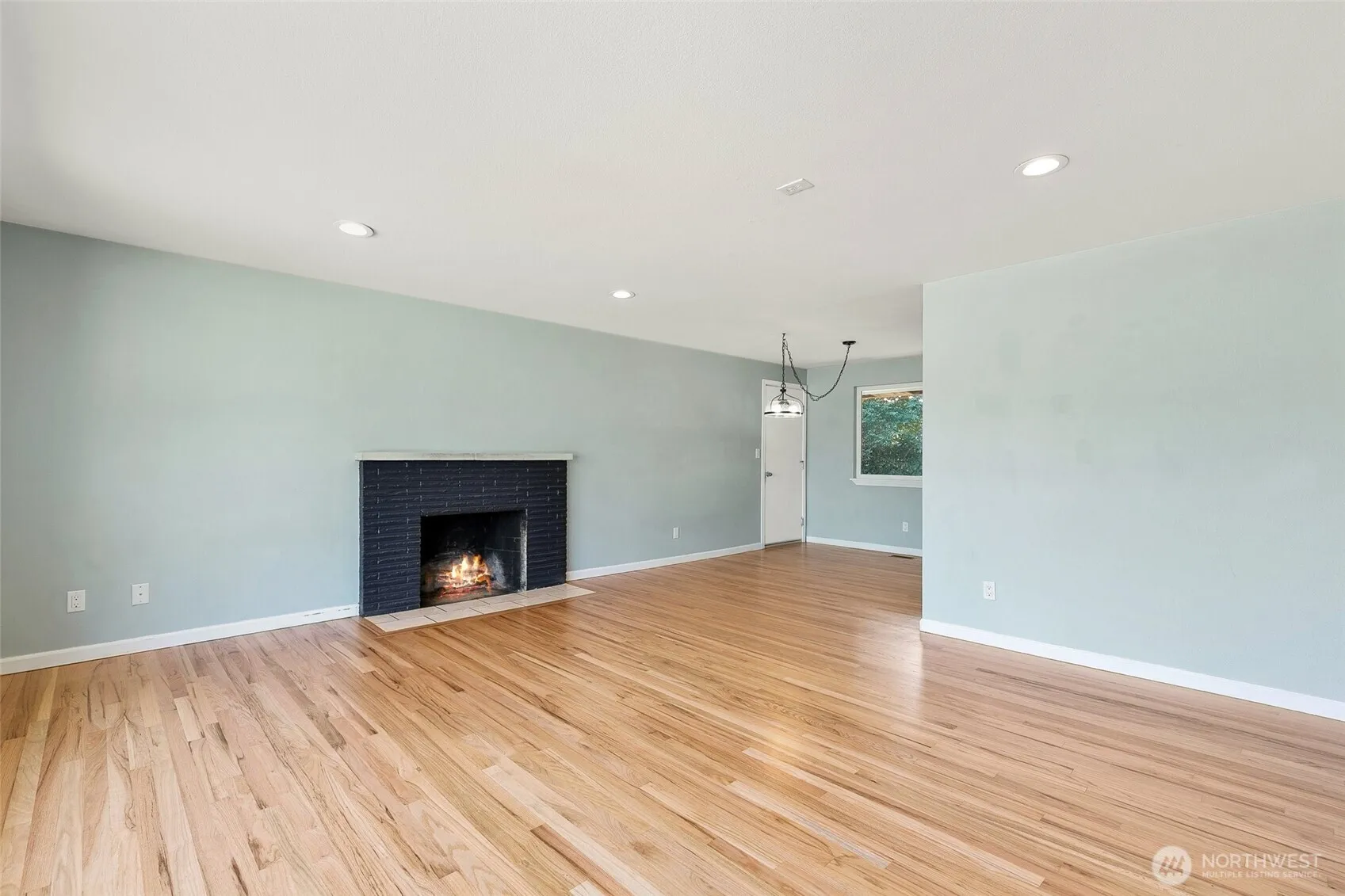 Property photo for 479 Harrington Avenue Ne, Renton photo 4