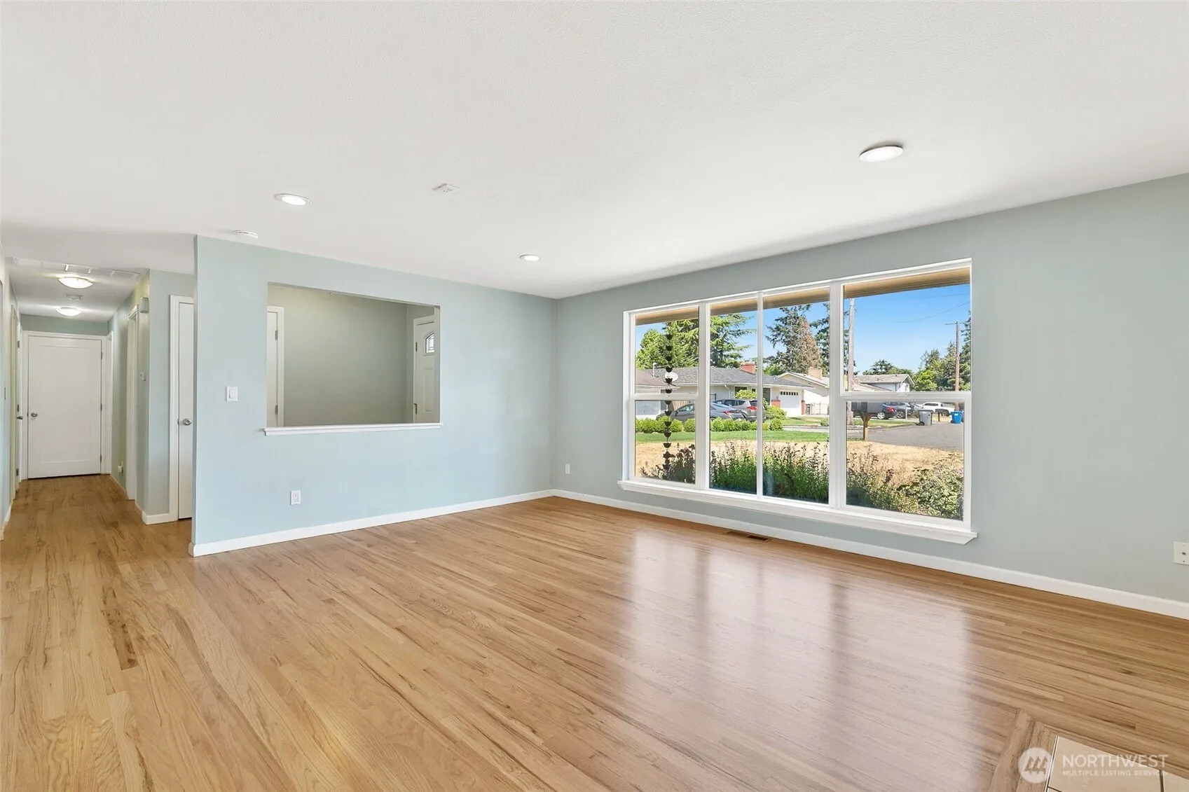 Property photo for 479 Harrington Avenue Ne, Renton photo 2