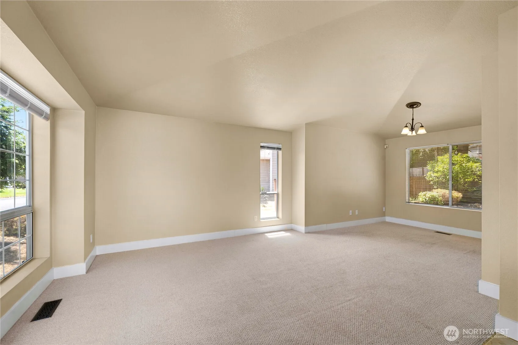 Property photo for 8714 64th Avenue E, Puyallup photo 3