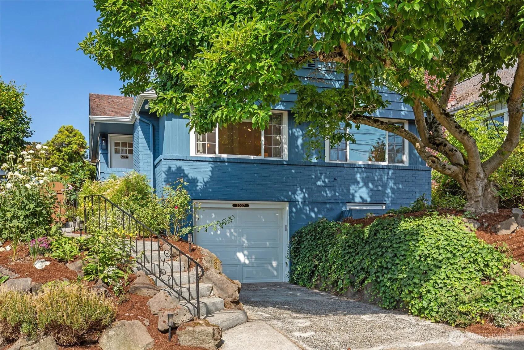 Property photo for 5037 38th Avenue Ne, Seattle
