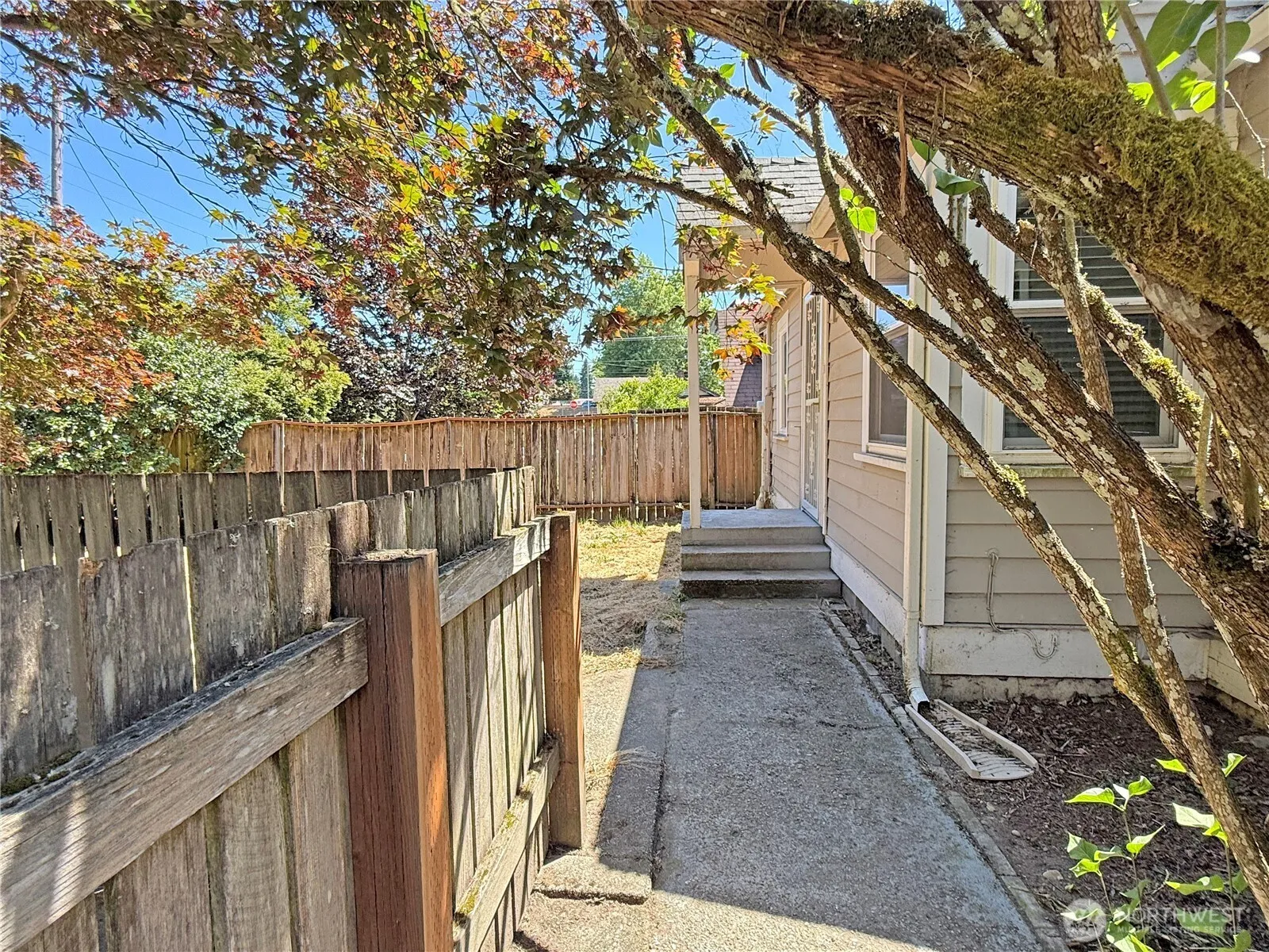 Property photo for 4115 W I Street, Bremerton photo 2