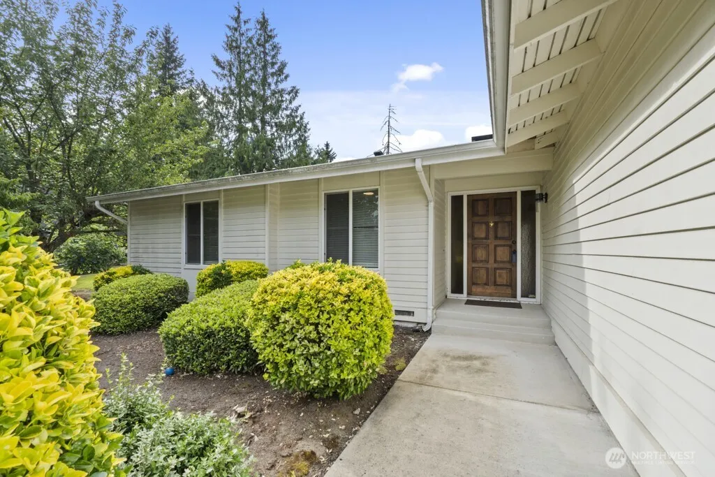 Property photo for 13817 Se 3rd Place, Bellevue