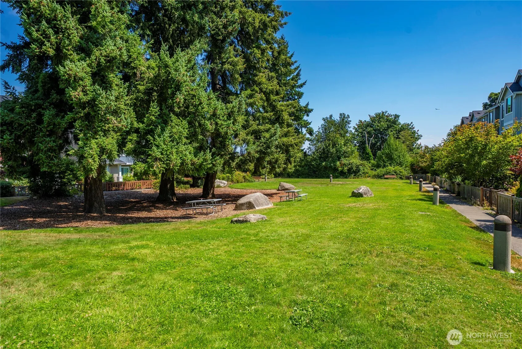 Property photo for 6558 High Point Drive Sw, Seattle photo 2