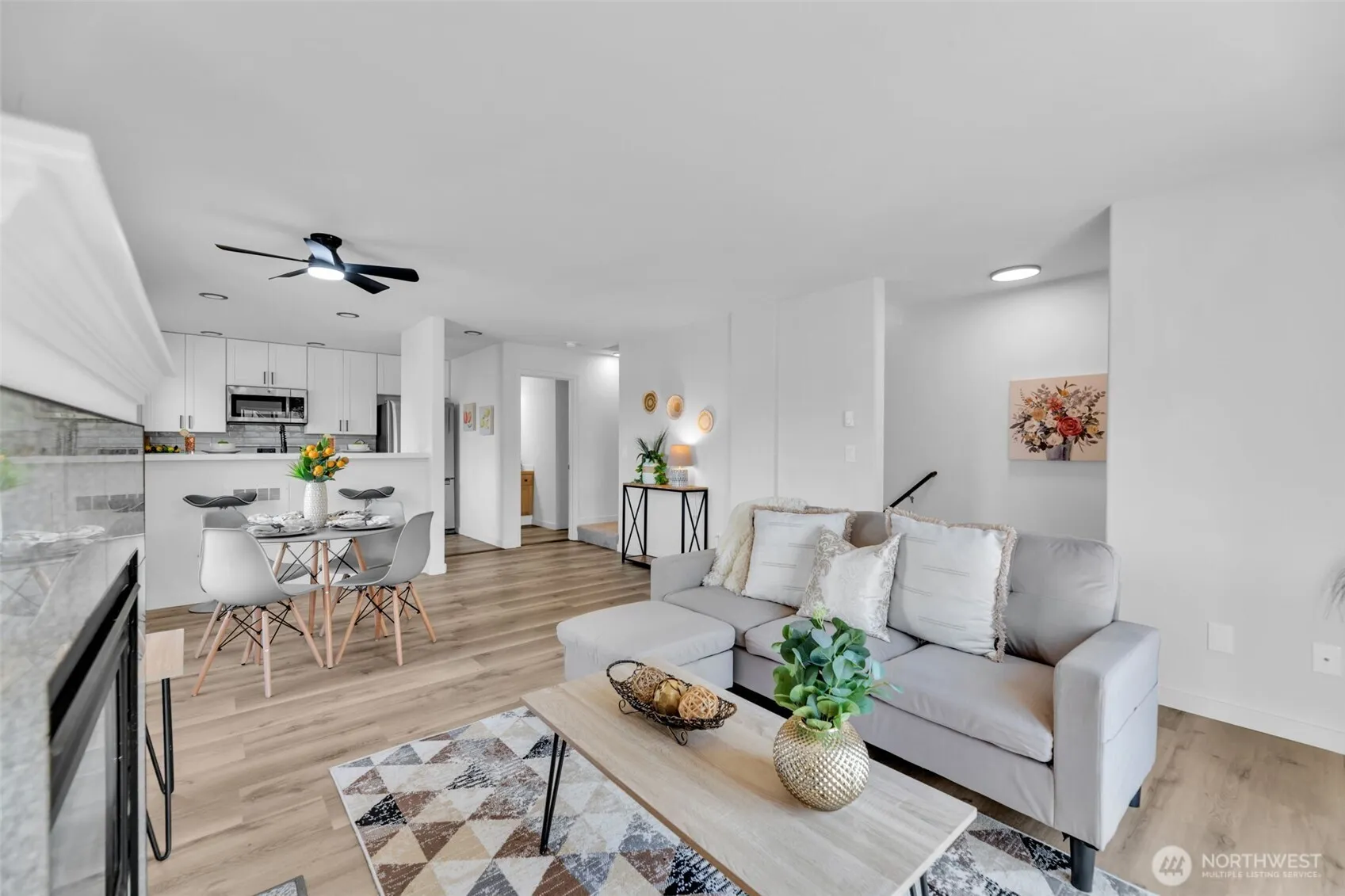 Property photo for 536 N 103rd Street #a, Seattle photo 2