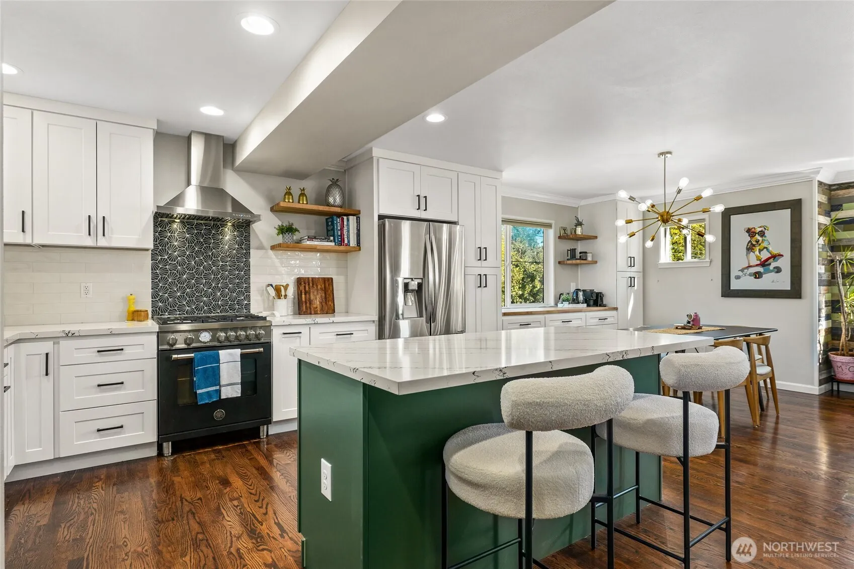 Property photo for 2723 S King St, Seattle