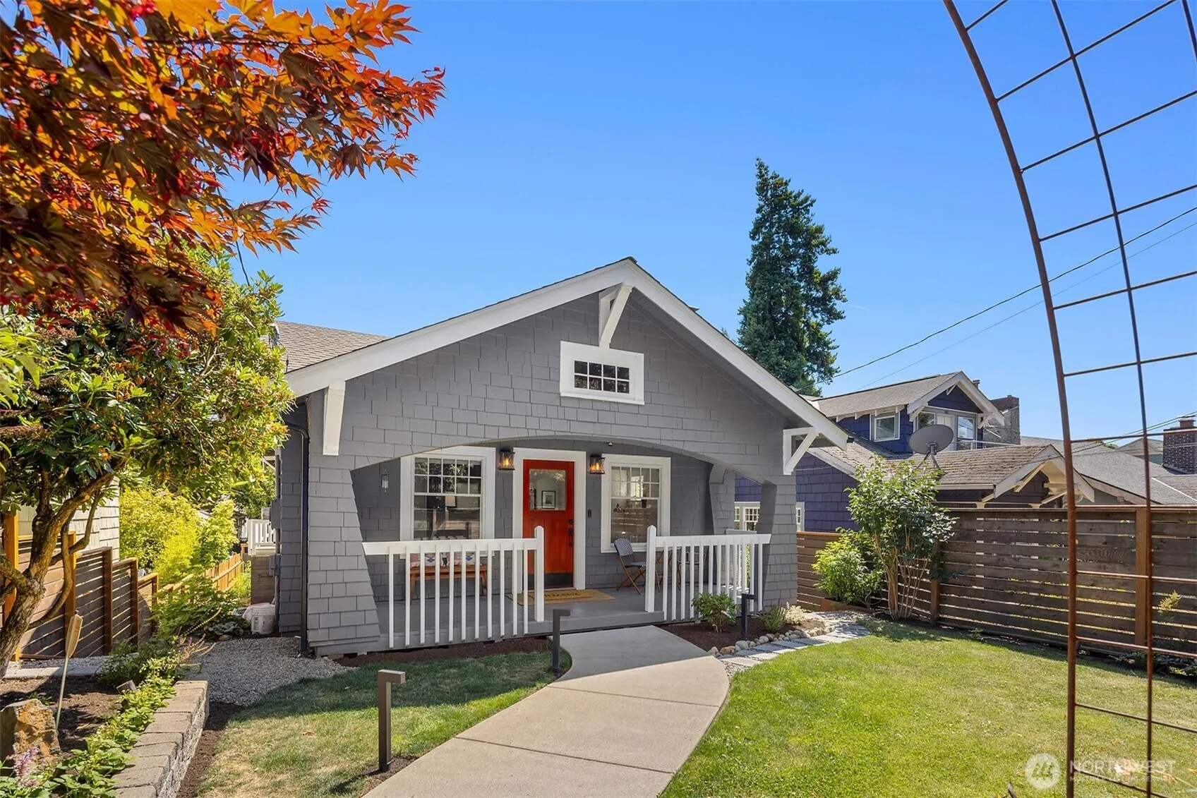 Property photo for 7546 Roosevelt Way Ne, Seattle