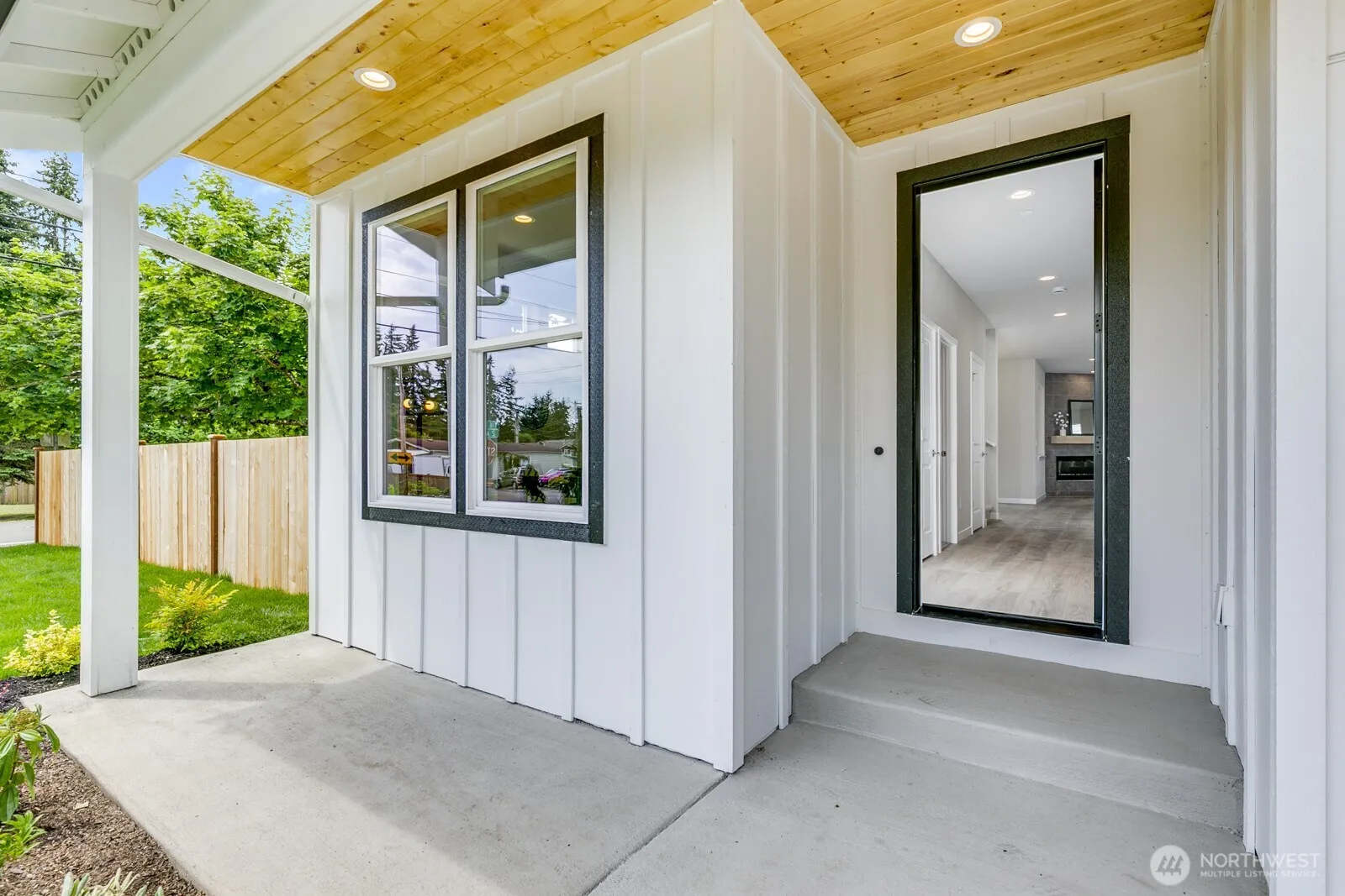 Property photo for 11610 2nd Avenue Se #a, Everett photo 3