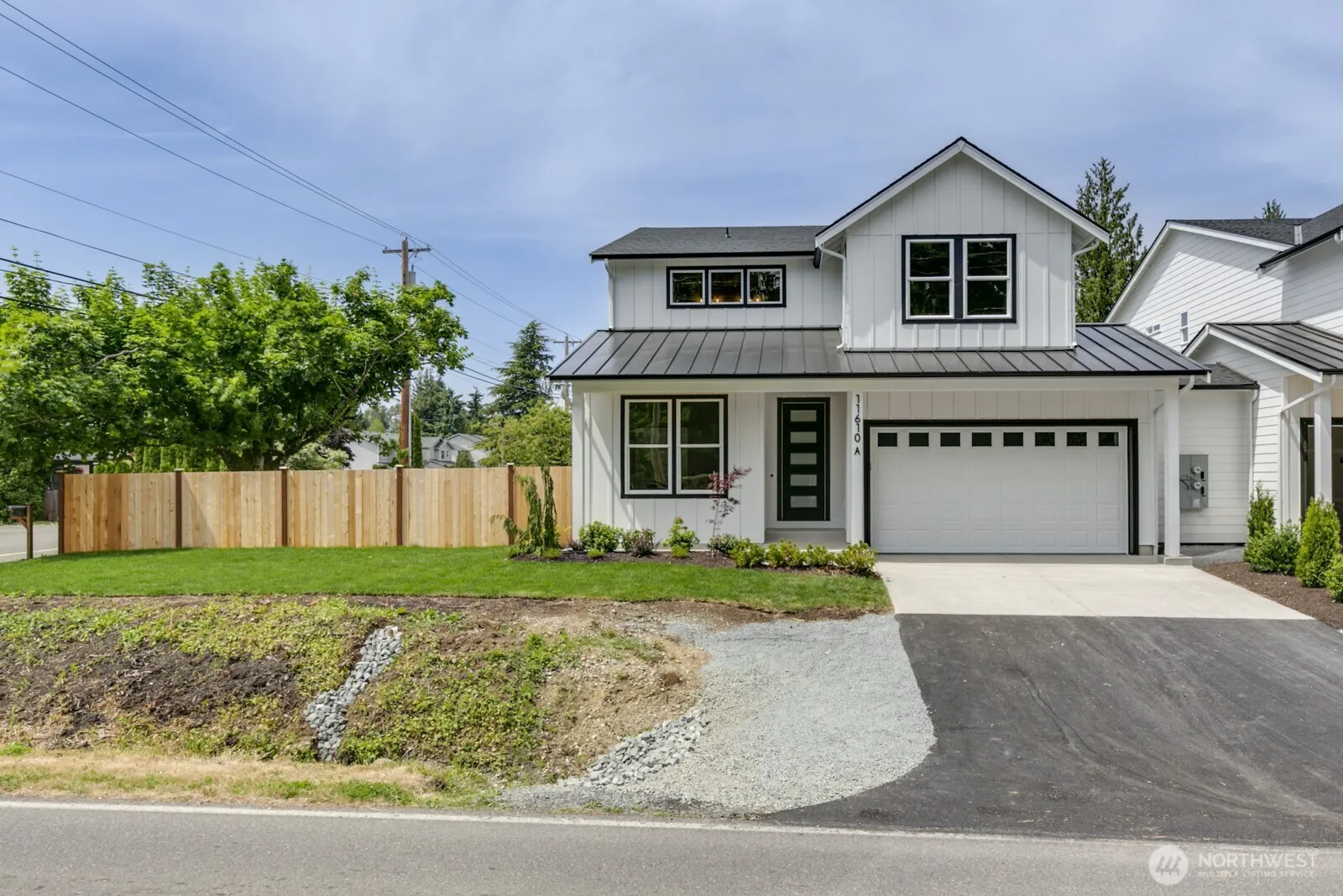 Property photo for 11610 2nd Avenue Se #a, Everett photo 2