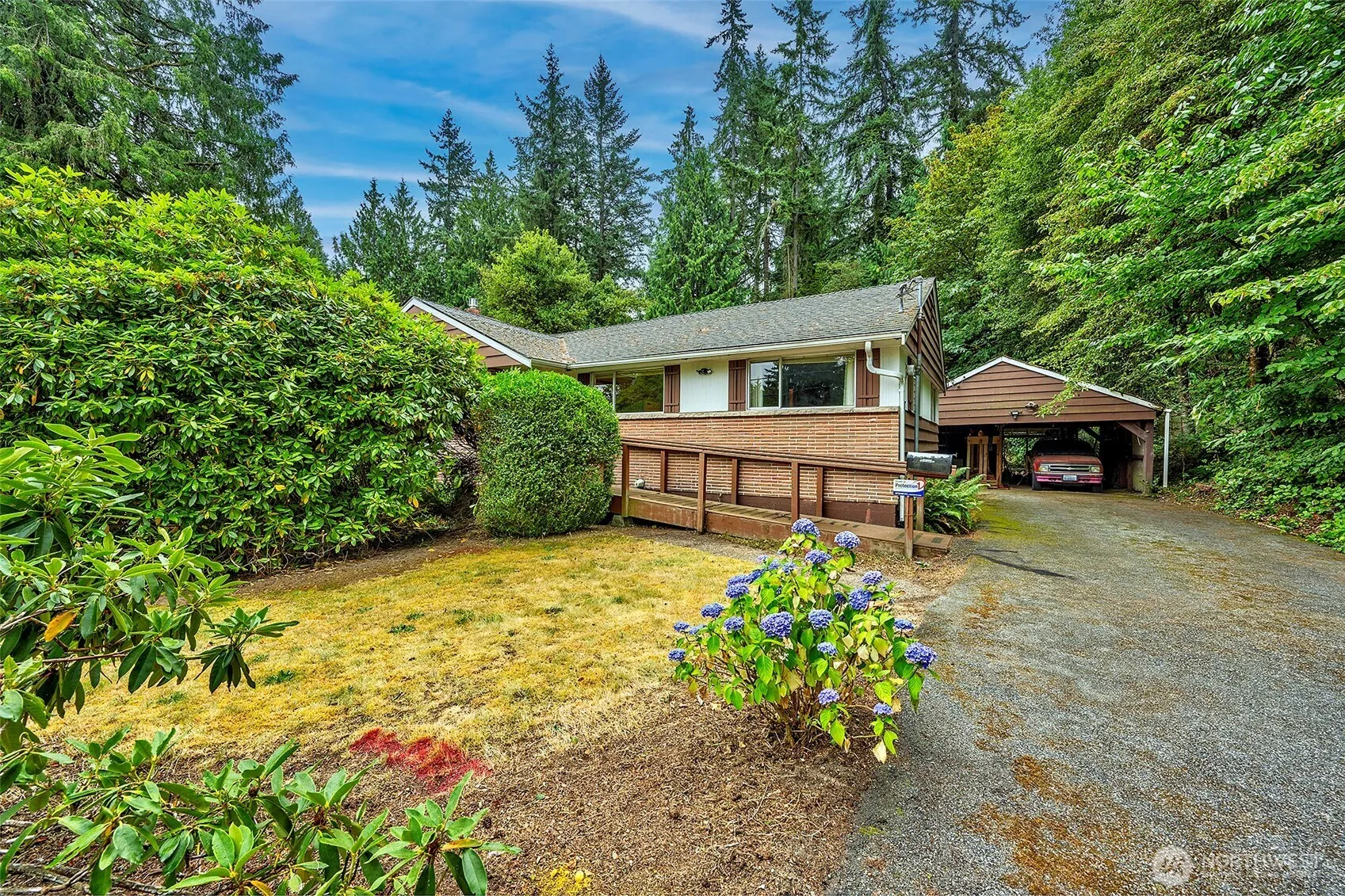 Property photo for 13819 Ne 80th Street, Redmond