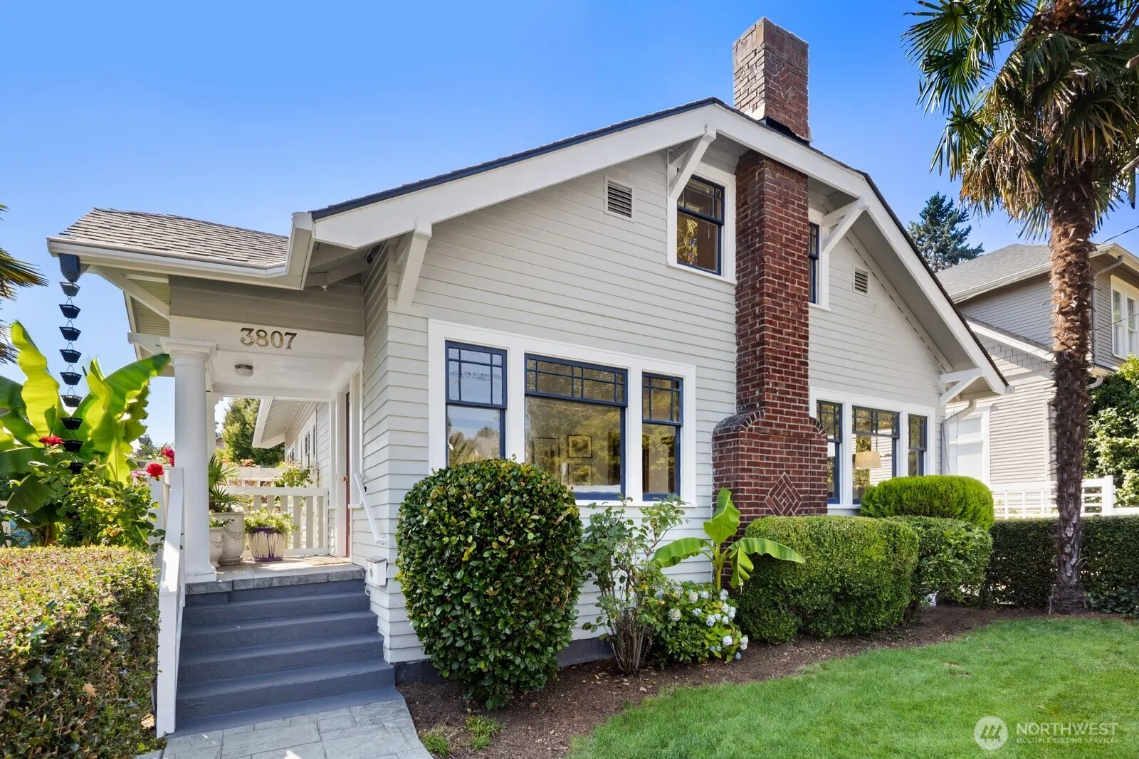 Property photo for 3807 Densmore Avenue N, Seattle photo 2