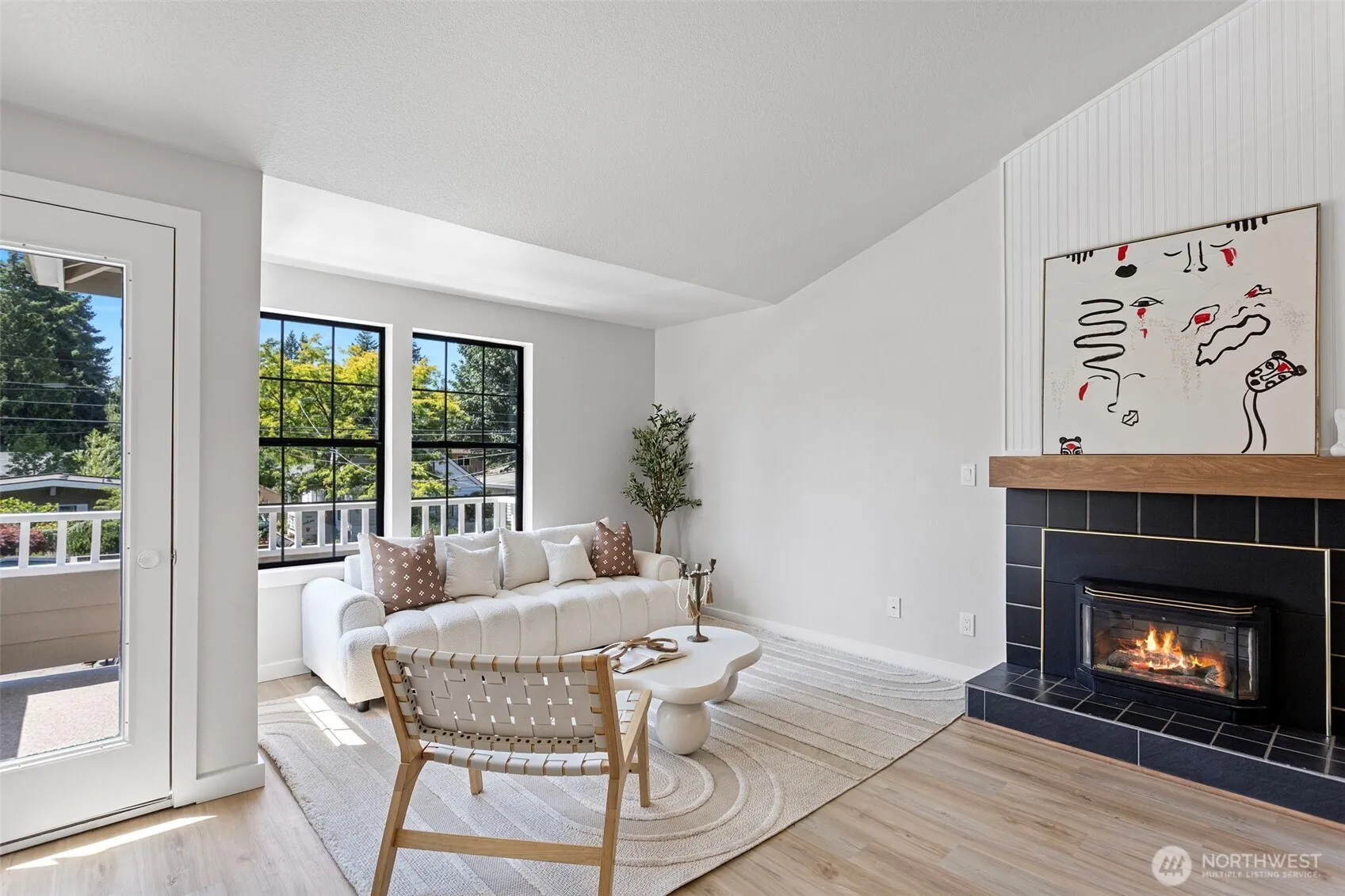Property photo for 14026 Wallingford Avenue N, Seattle photo 4