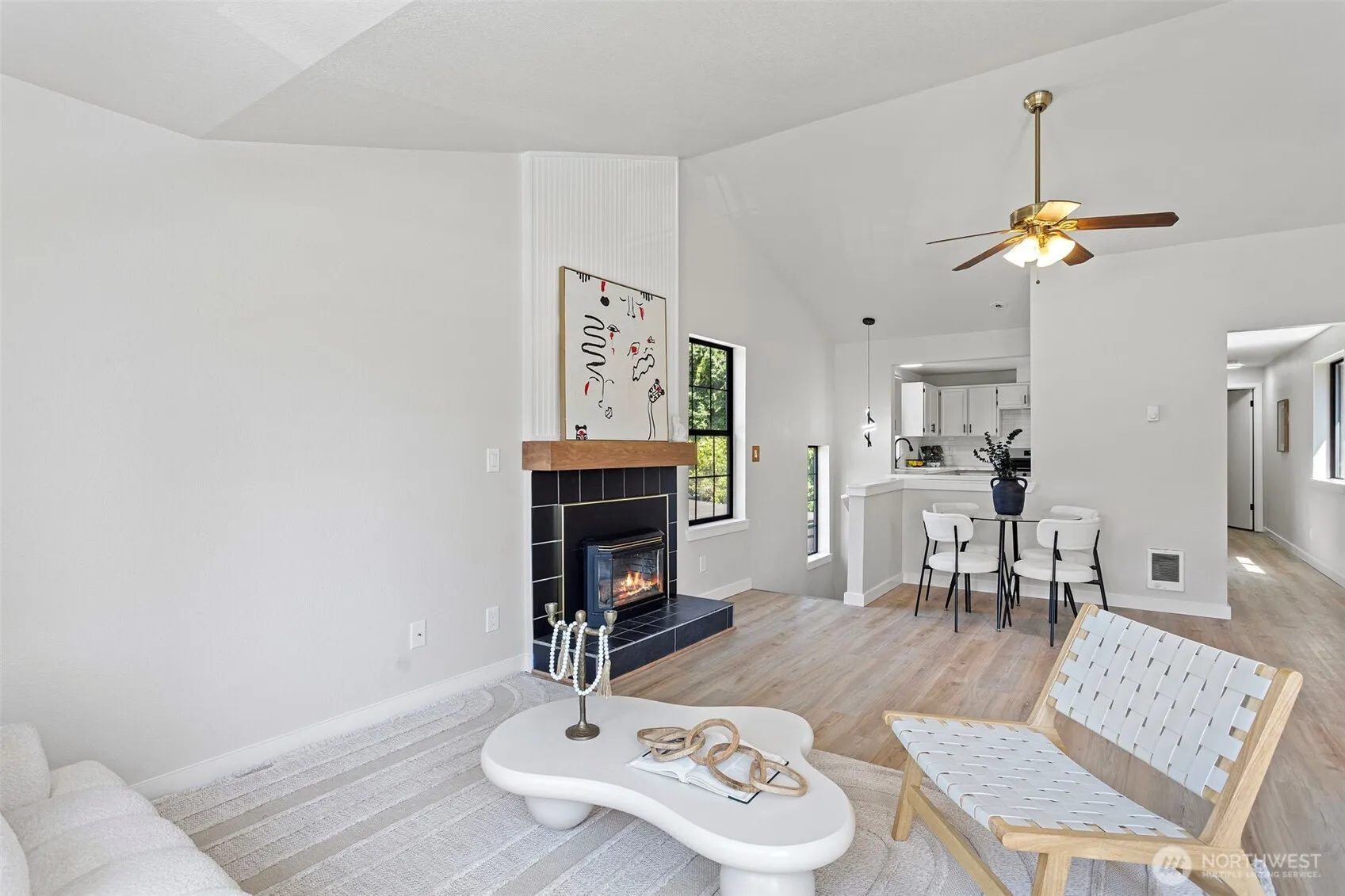 Property photo for 14026 Wallingford Avenue N, Seattle photo 5