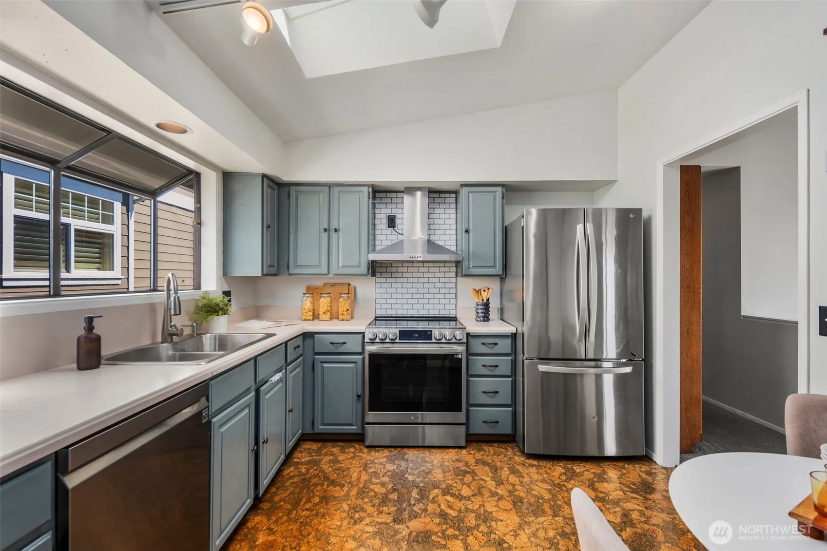 Property photo for 2919 W Mansell, Seattle photo 3