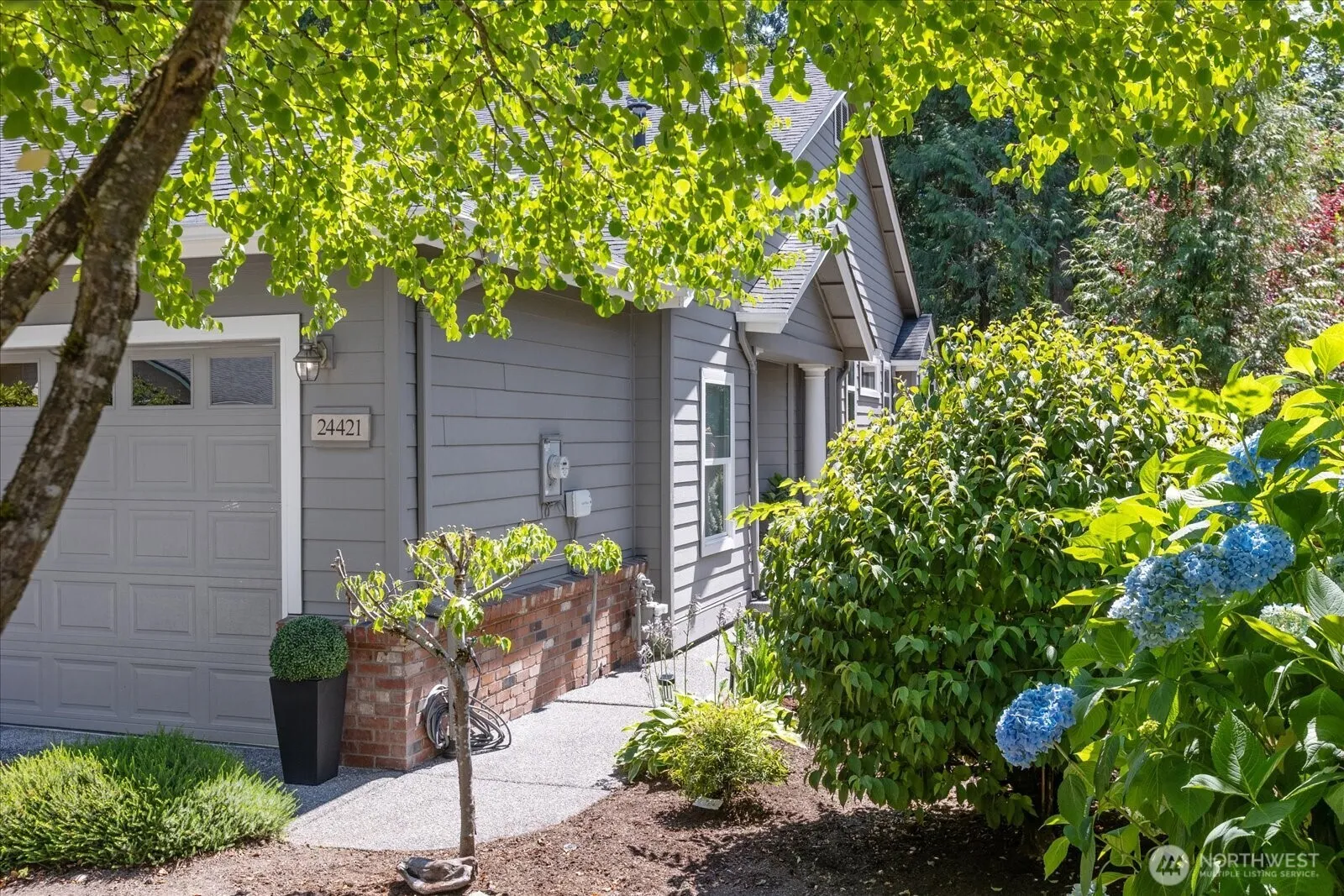 Property photo for 24421 Ne Vine Maple Way, Redmond