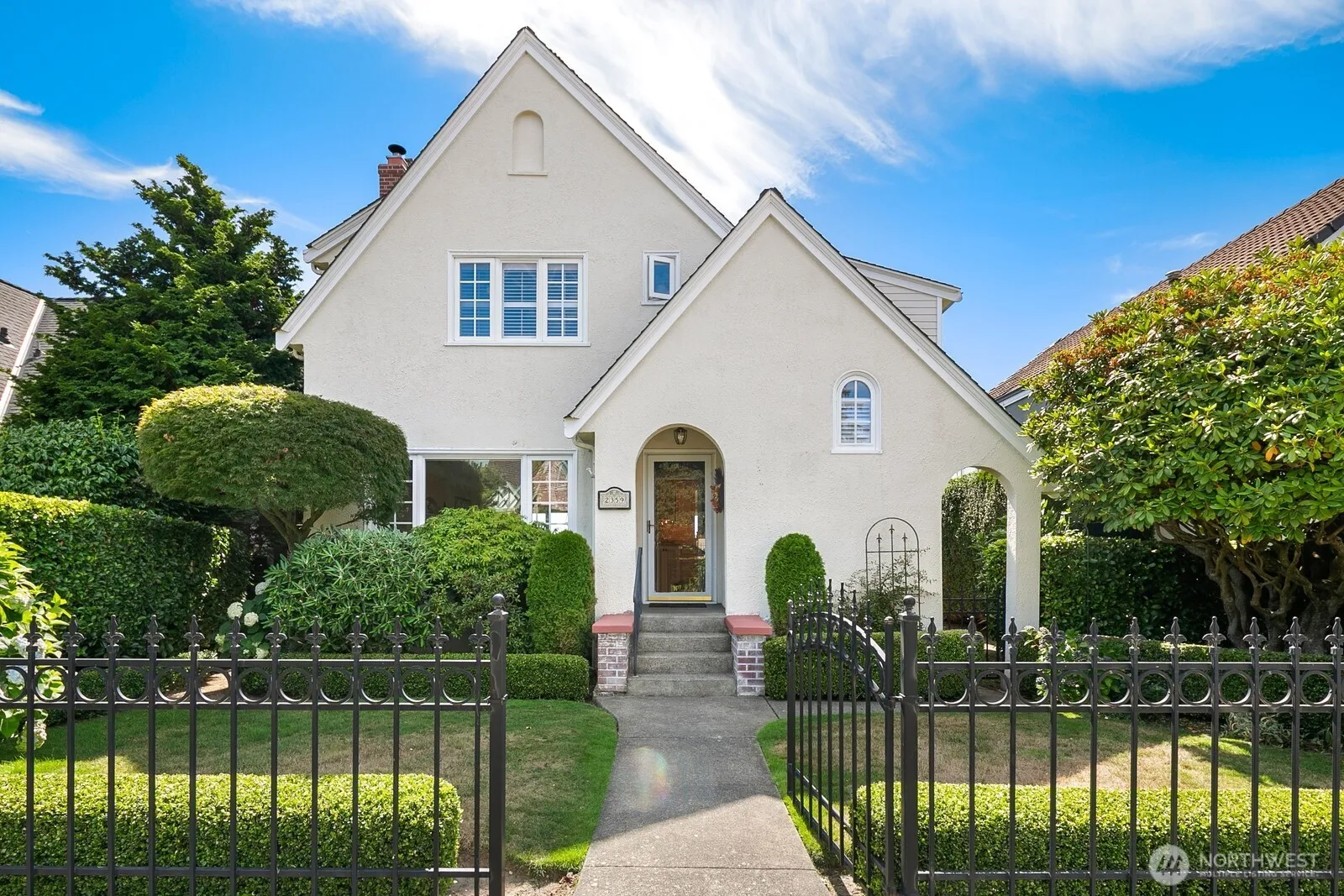 Property photo for 2359 Rosemont Place W, Seattle