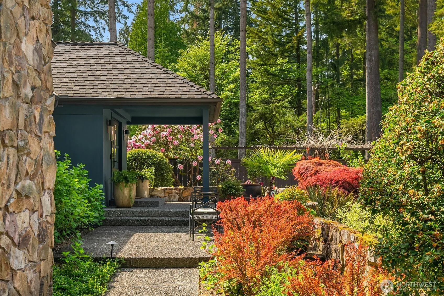 Property photo for 13403 Ne 33rd Lane, Bellevue photo 3