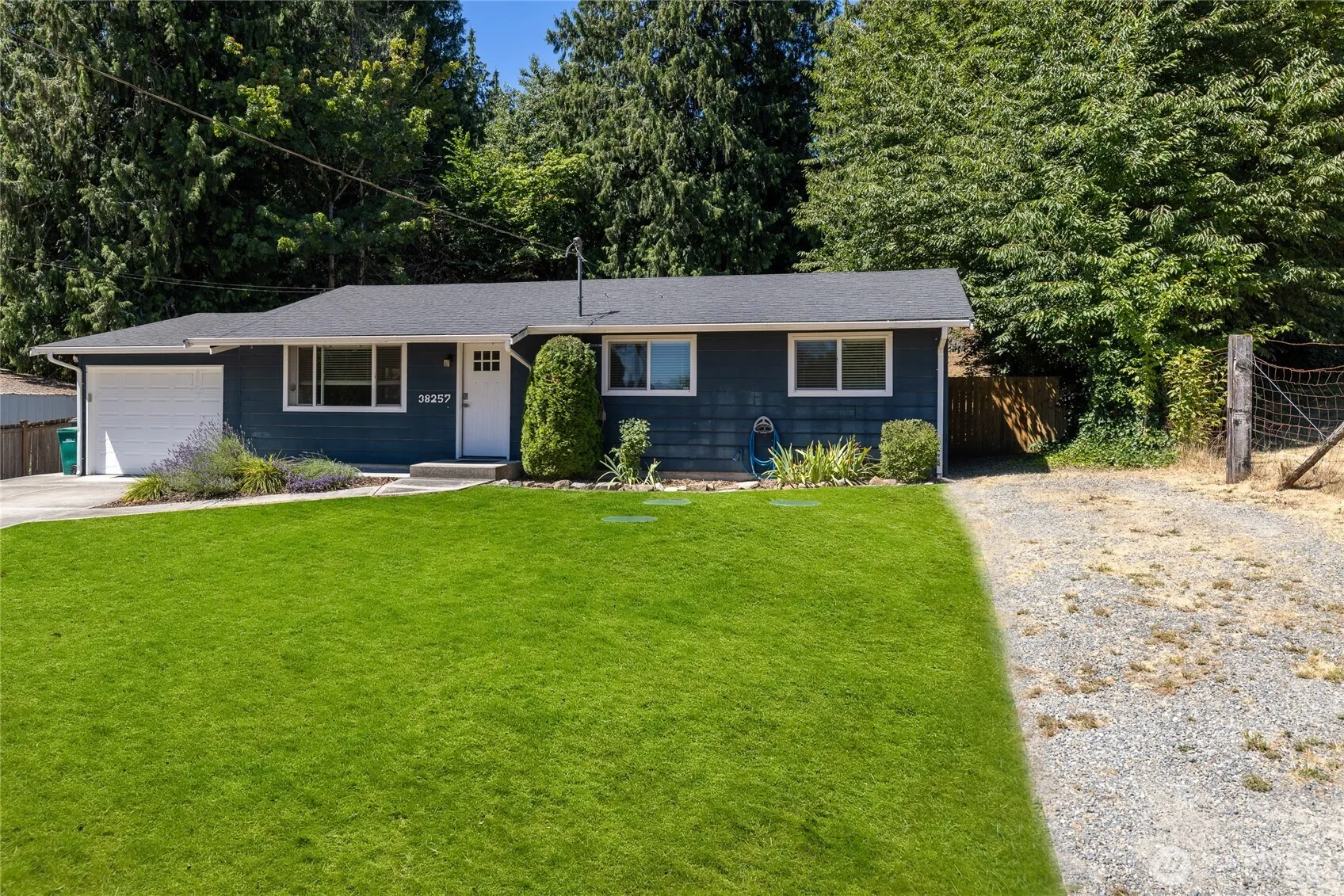 Property photo for 38257 42nd Avenue S, Auburn photo 2